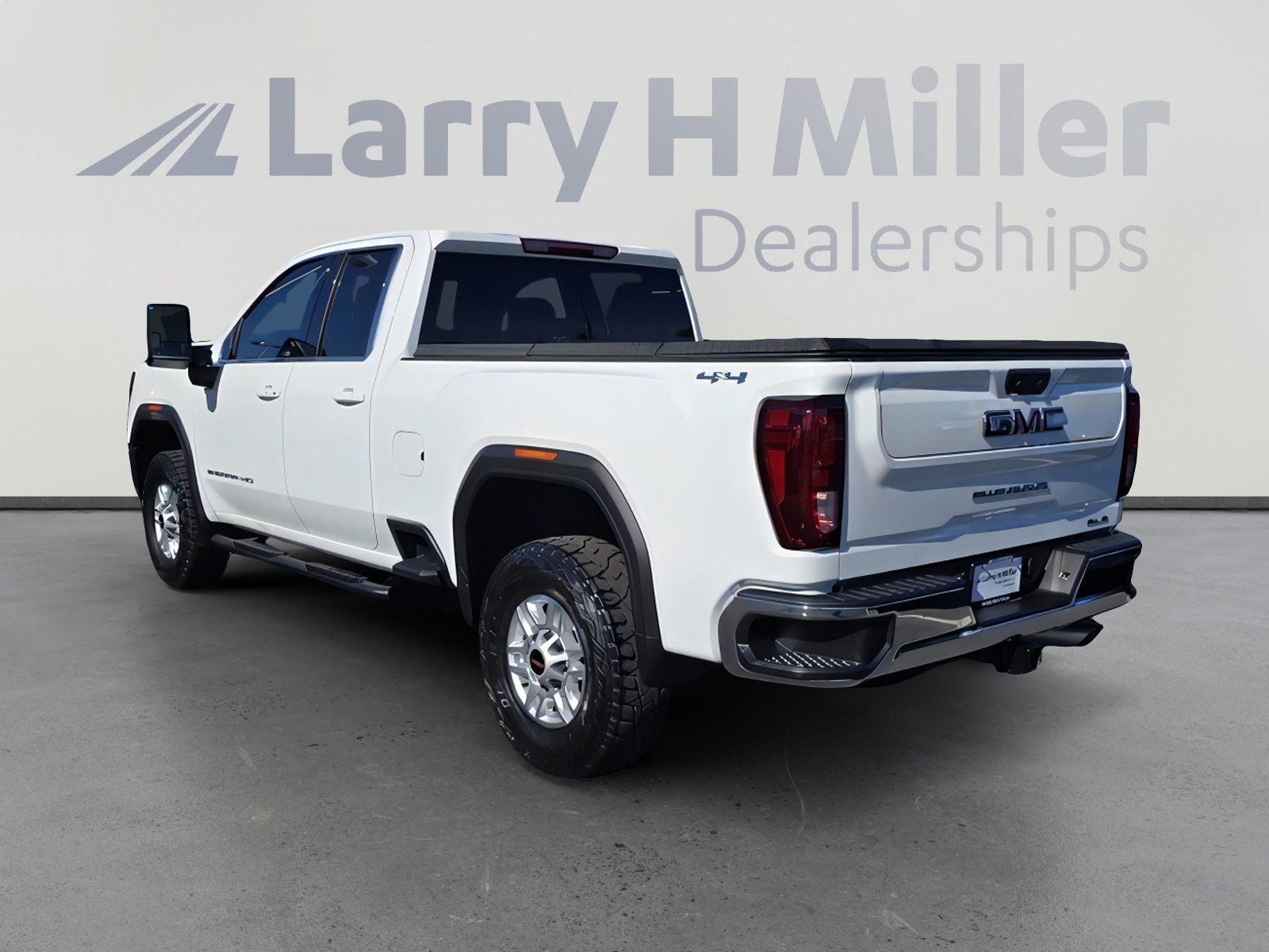 2024 Gmc Sierra HD SLE photo 4