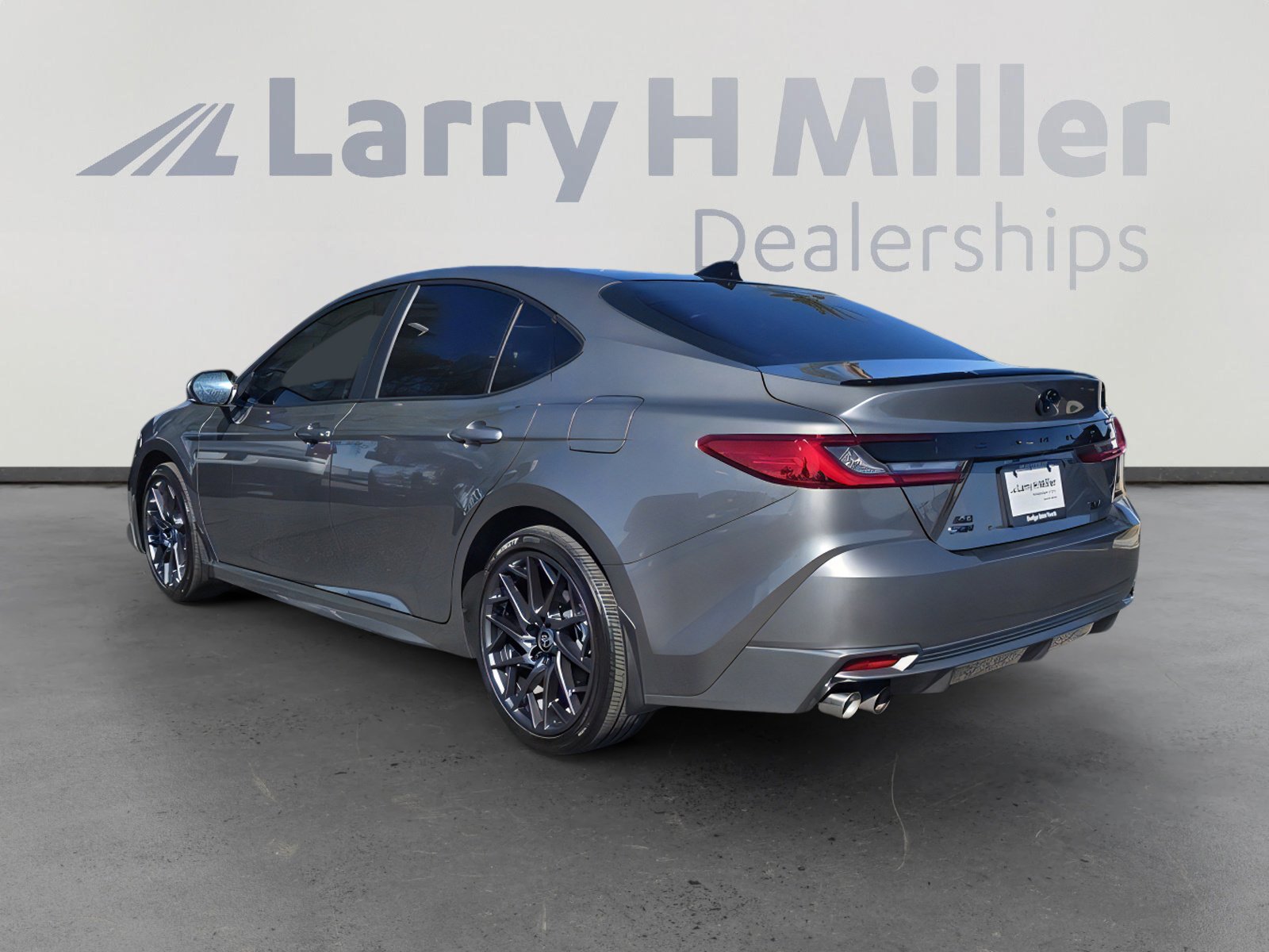 2025 Toyota Camry XSE photo 4