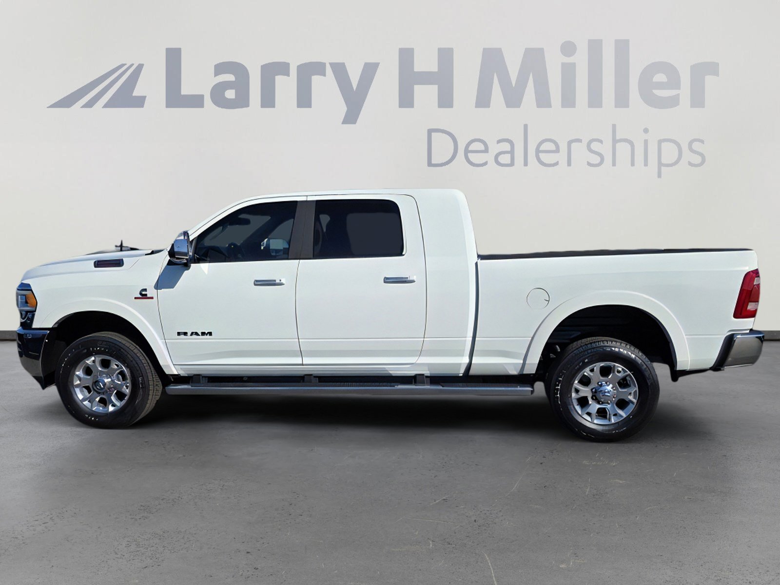 2022 Ram 2500 Laramie photo 2