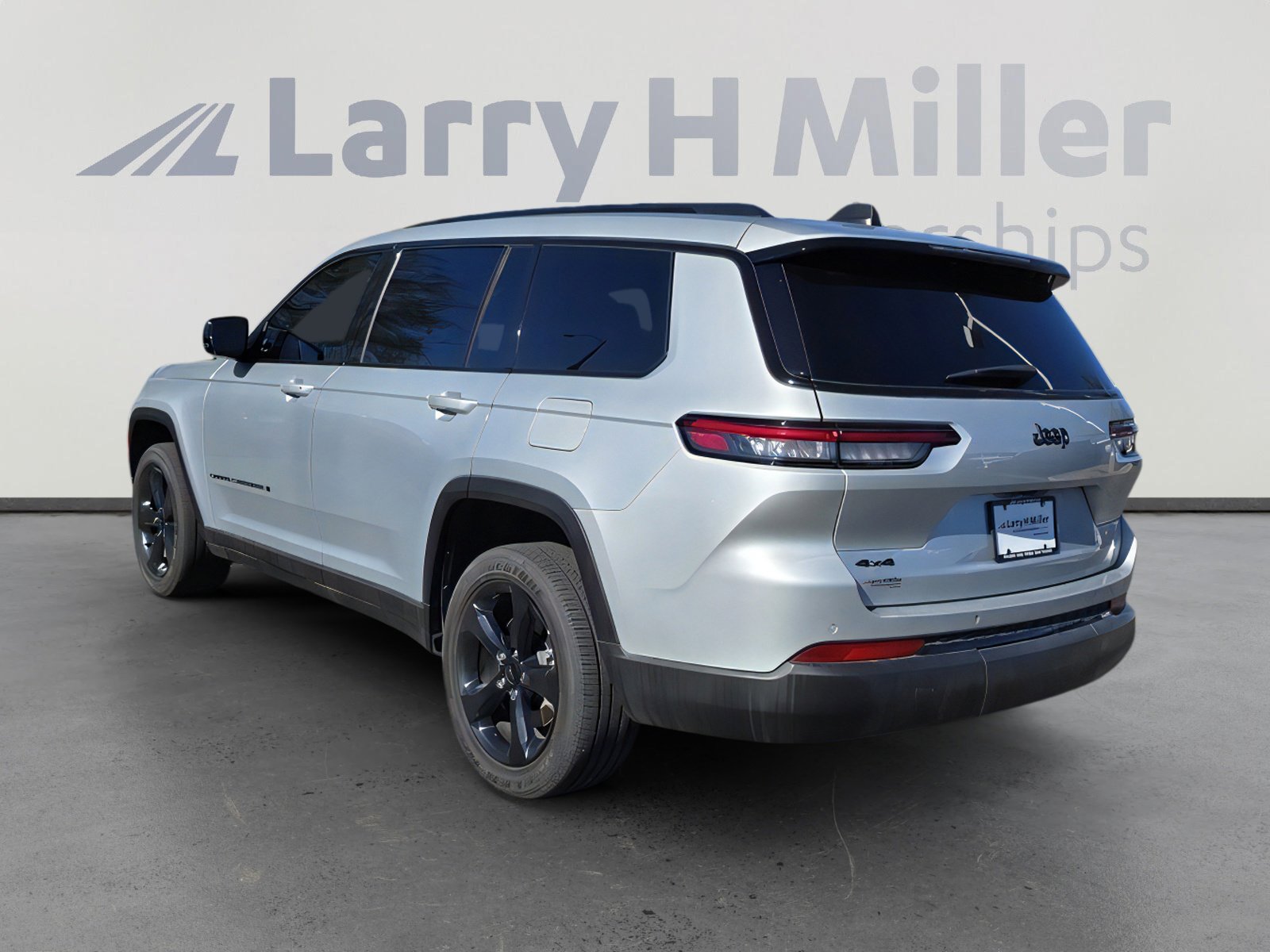 2023 Jeep Grand Cherokee Altitude X photo 2