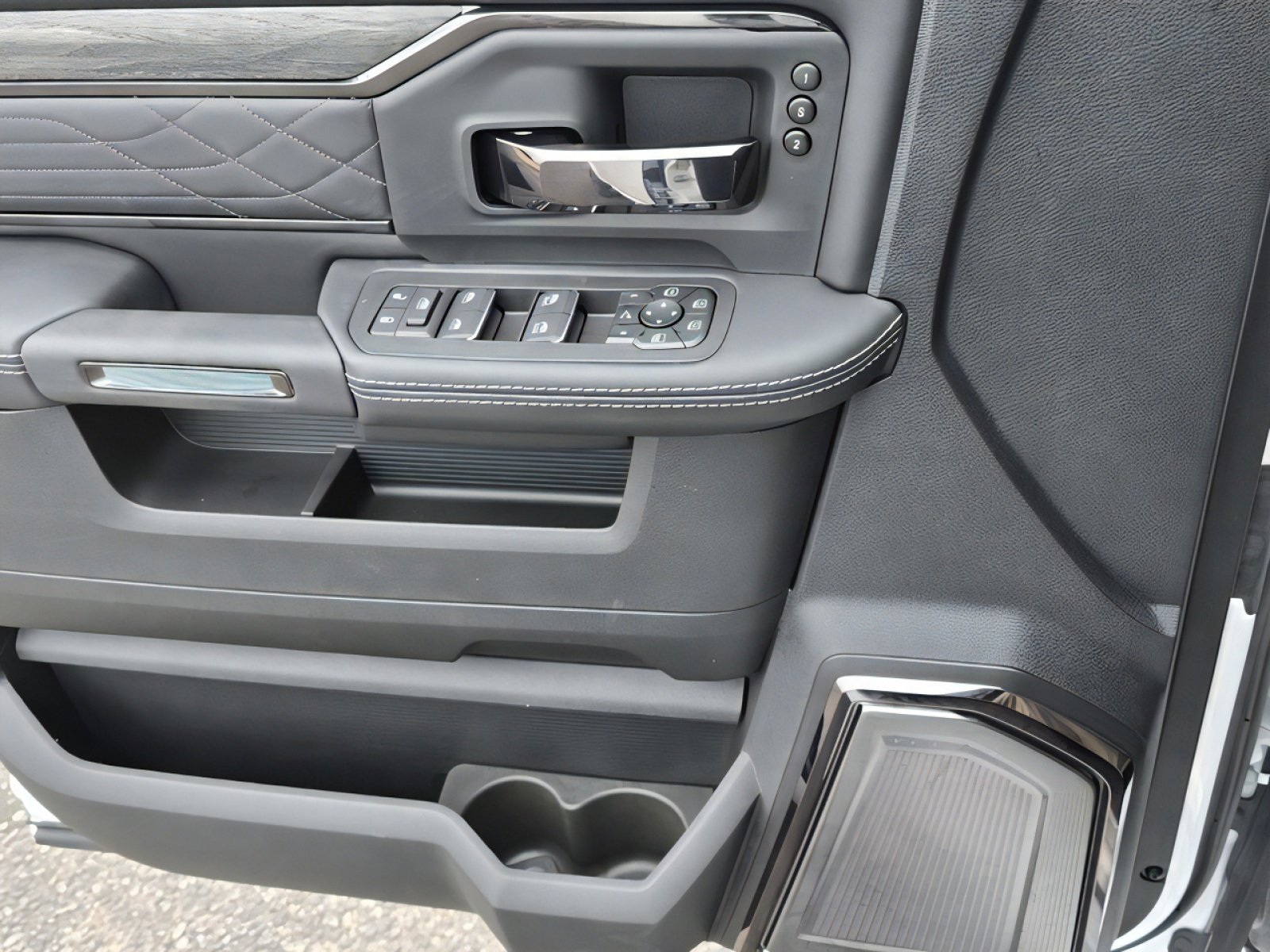 2026 RAM 2500 Limited - Photo 14