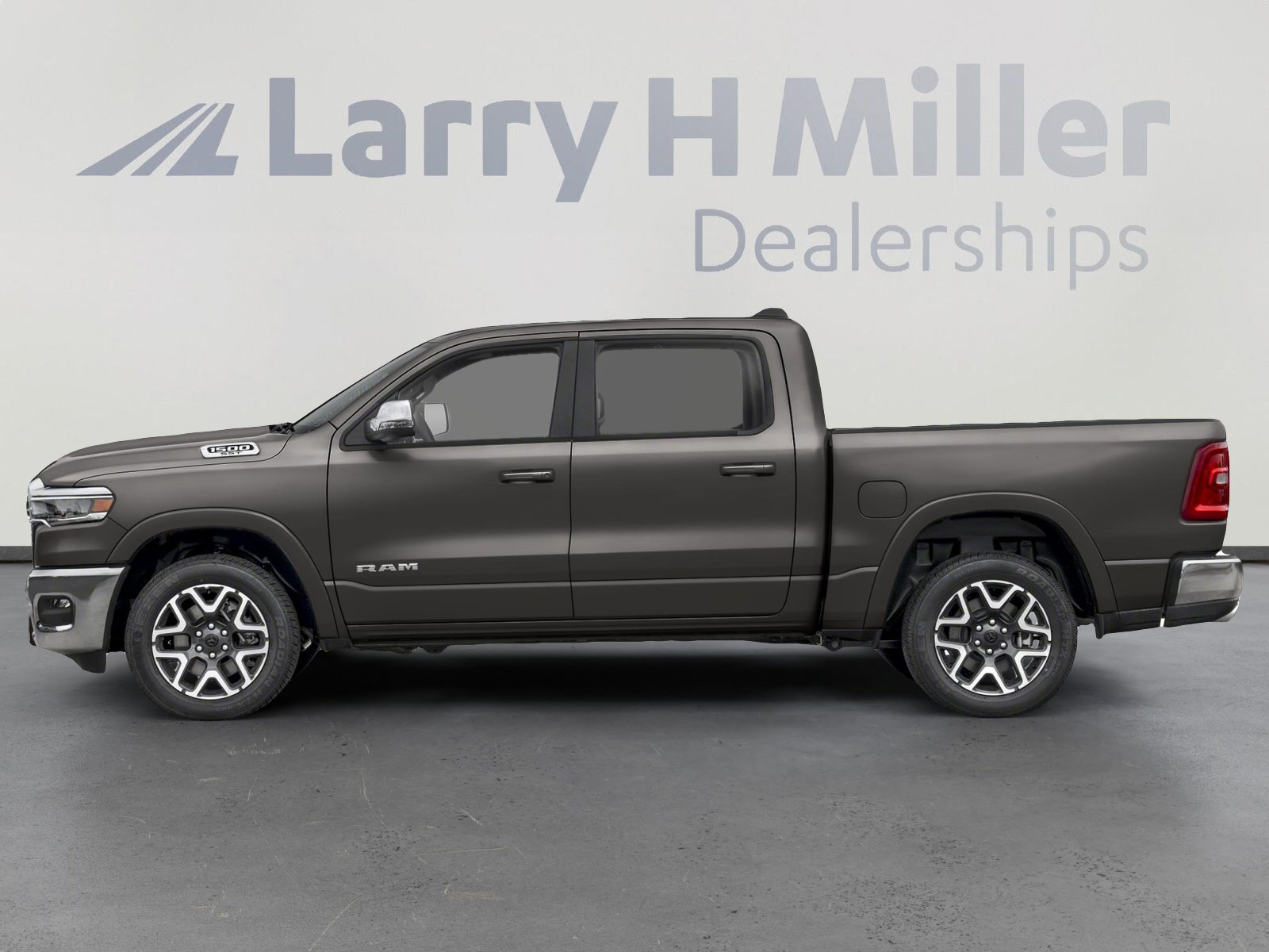 2026 Ram 1500 Laramie photo 4
