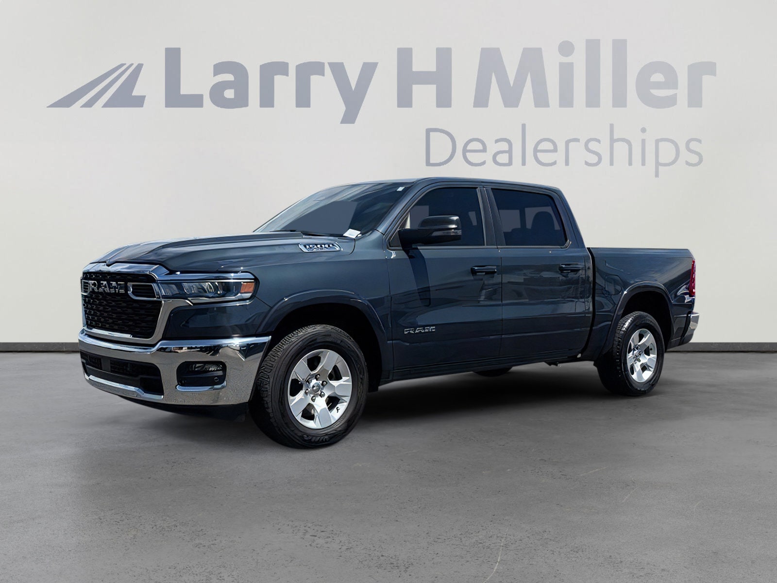 2025 RAM 1500 Big Horn/Lone Star 4x4 Crew Cab 5'7's photo