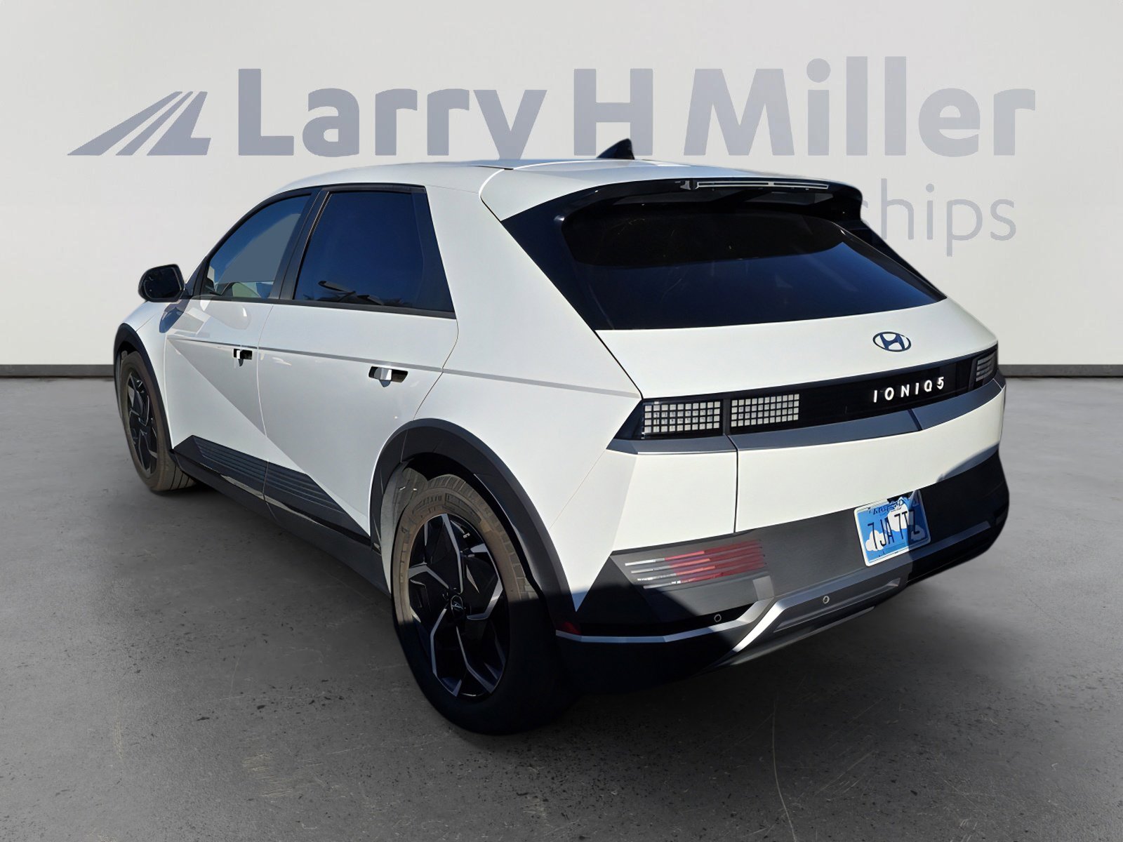 2023 Hyundai Ioniq 5 SE photo 3