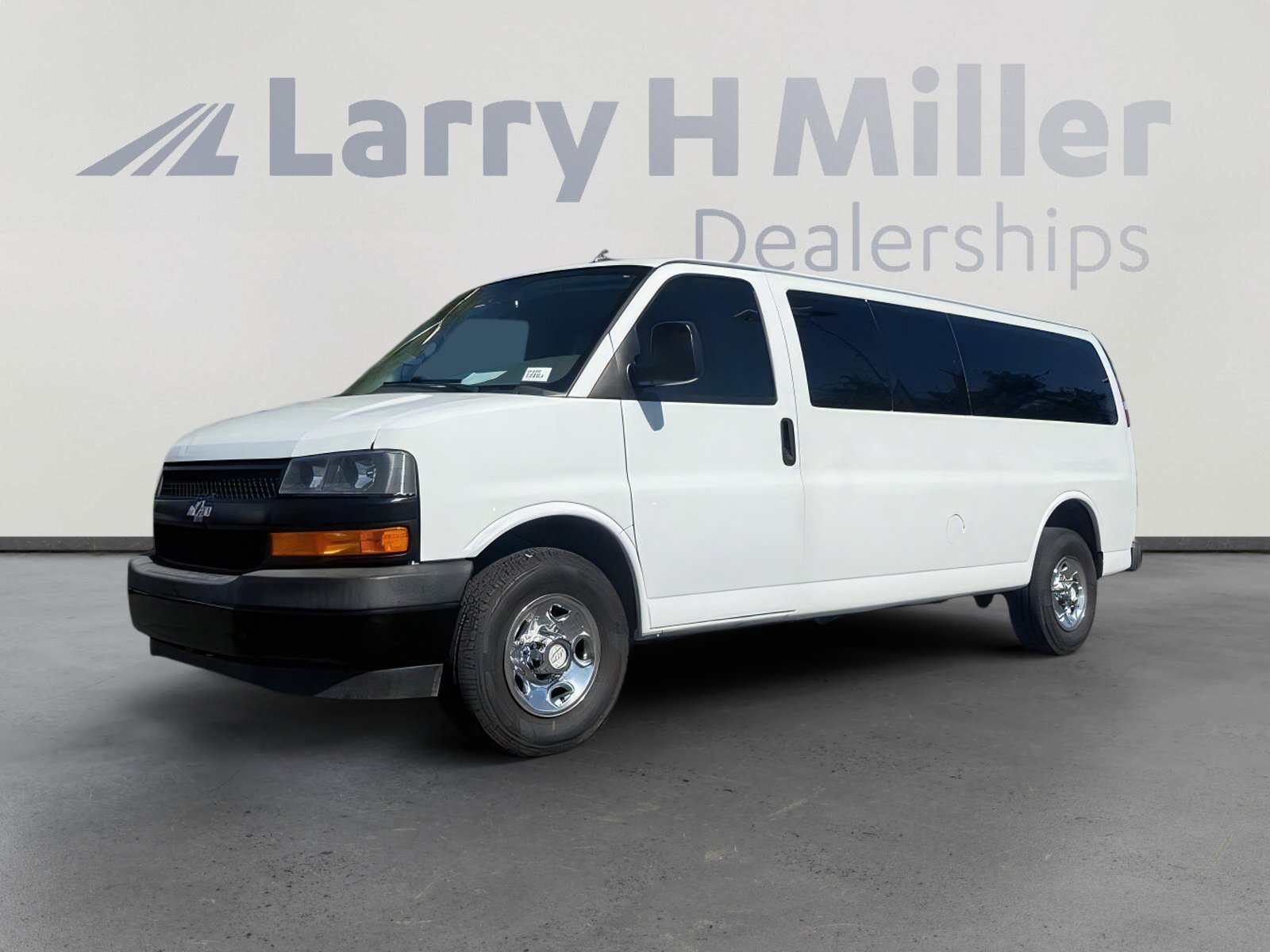 2018 Chevrolet Express 3500 LS Extended's photo