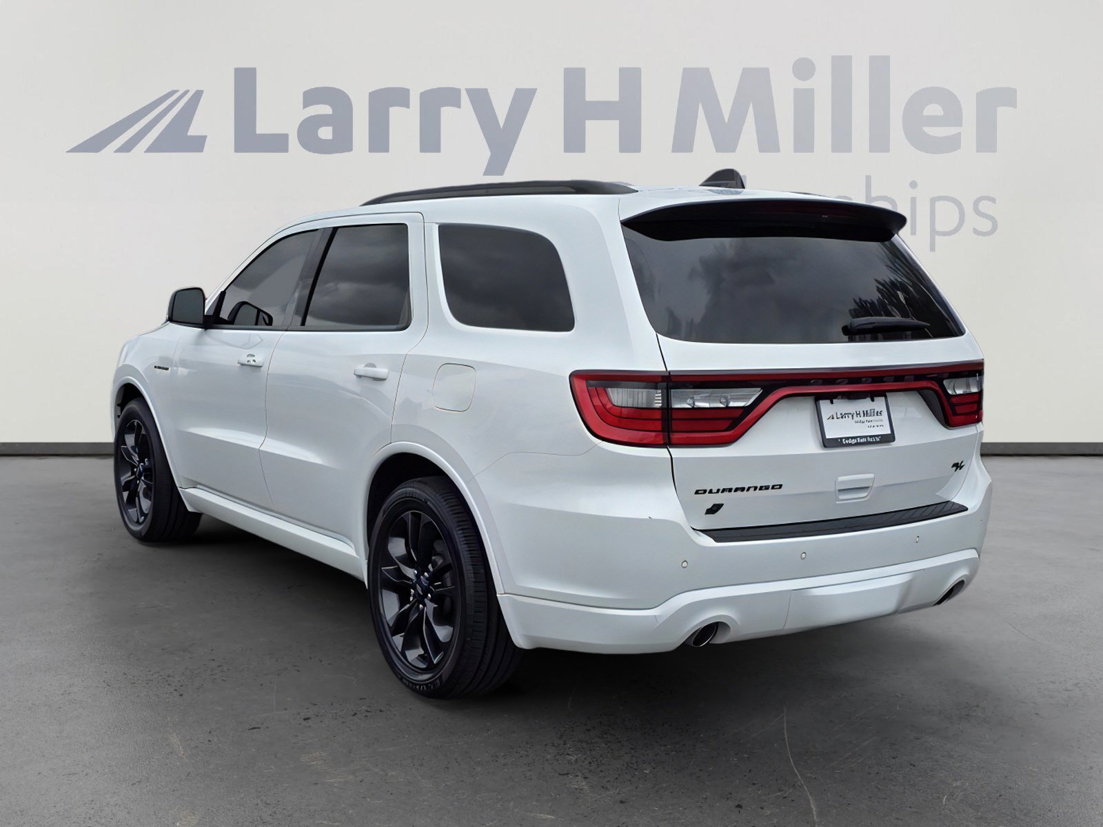 2023 Dodge Durango R/T Plus photo 2