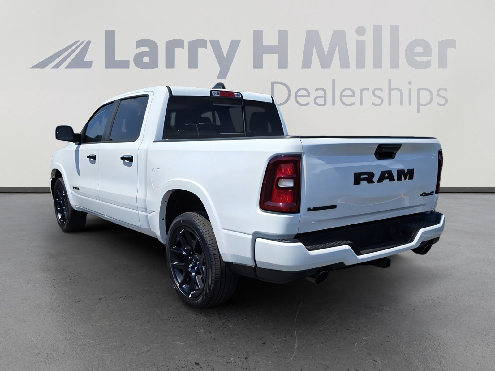 2026 Ram 1500 Laramie photo 4