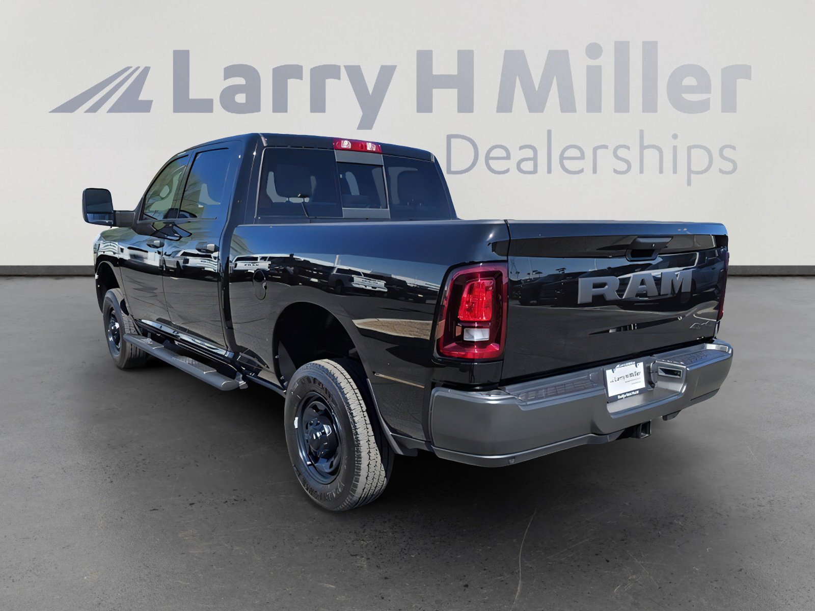 2026 Ram 2500 Tradesman photo 4