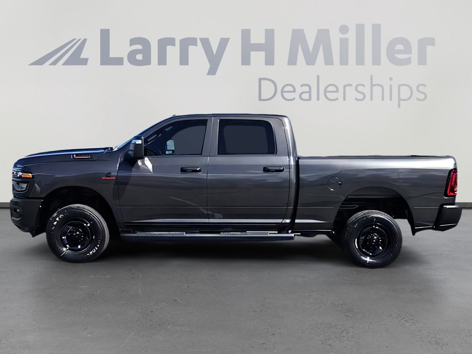 2025 Ram 2500 Tradesman photo 3