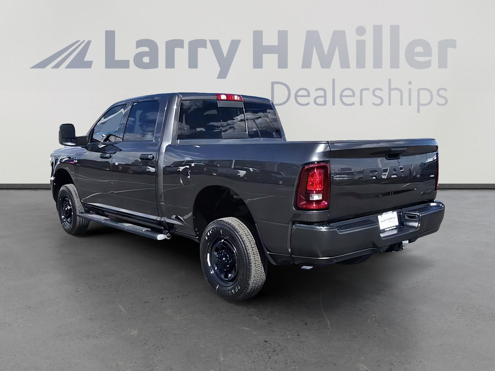 2025 Ram 2500 Tradesman photo 4