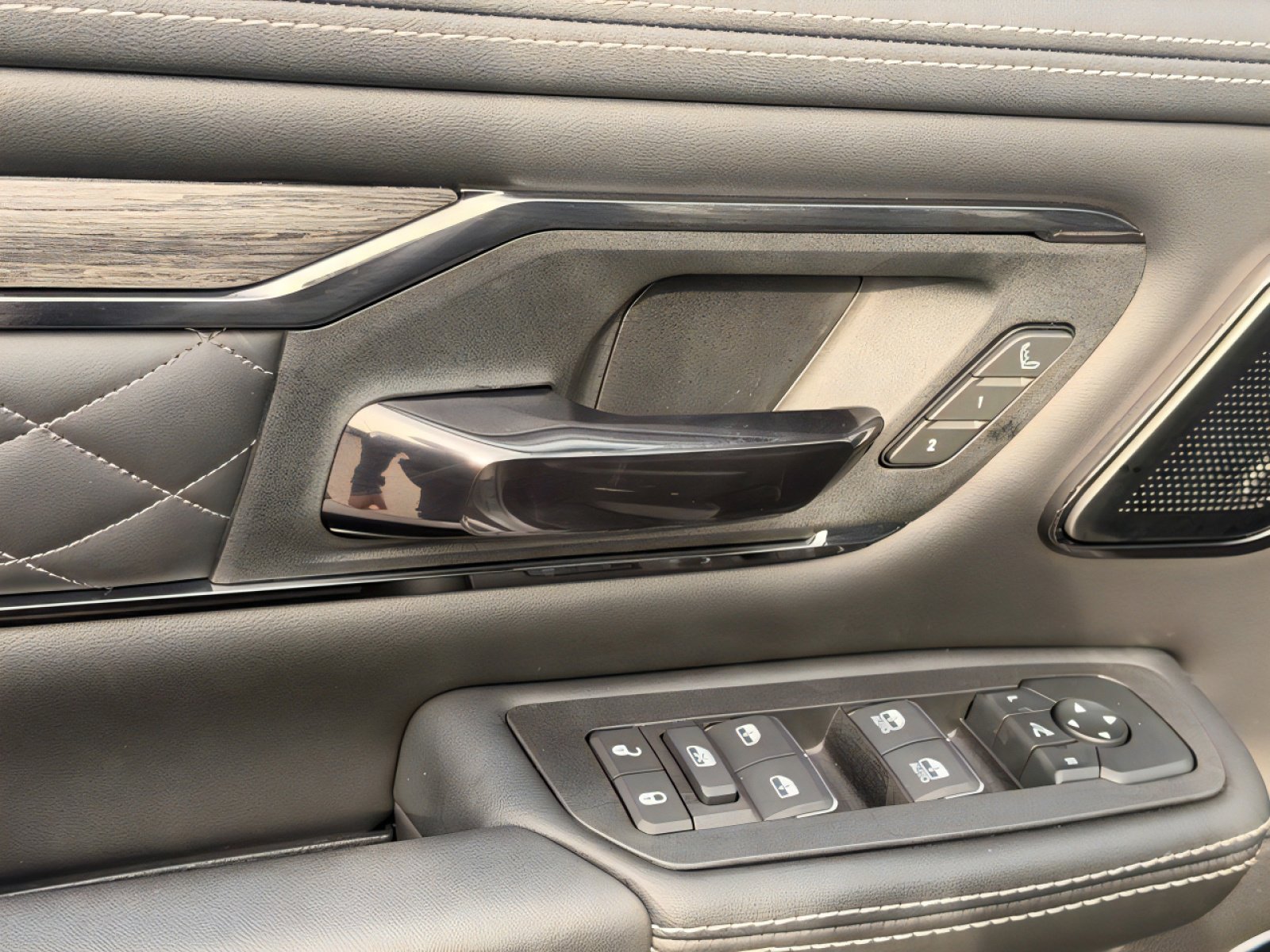 2026 RAM 1500 Limited - Photo 18