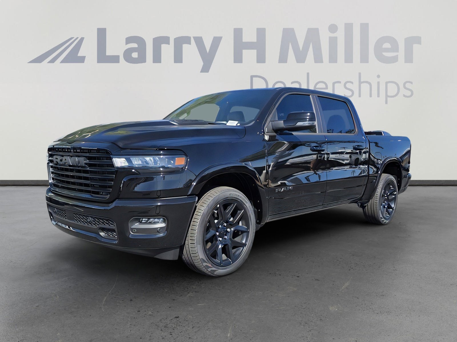 2026 RAM Ram 1500 Pickup Laramie's photo