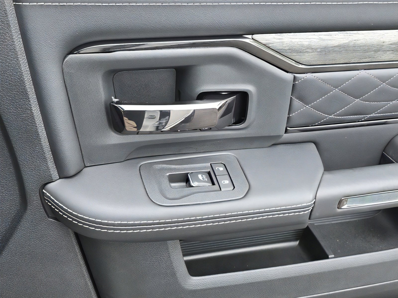 2026 RAM 2500 Limited - Photo 18