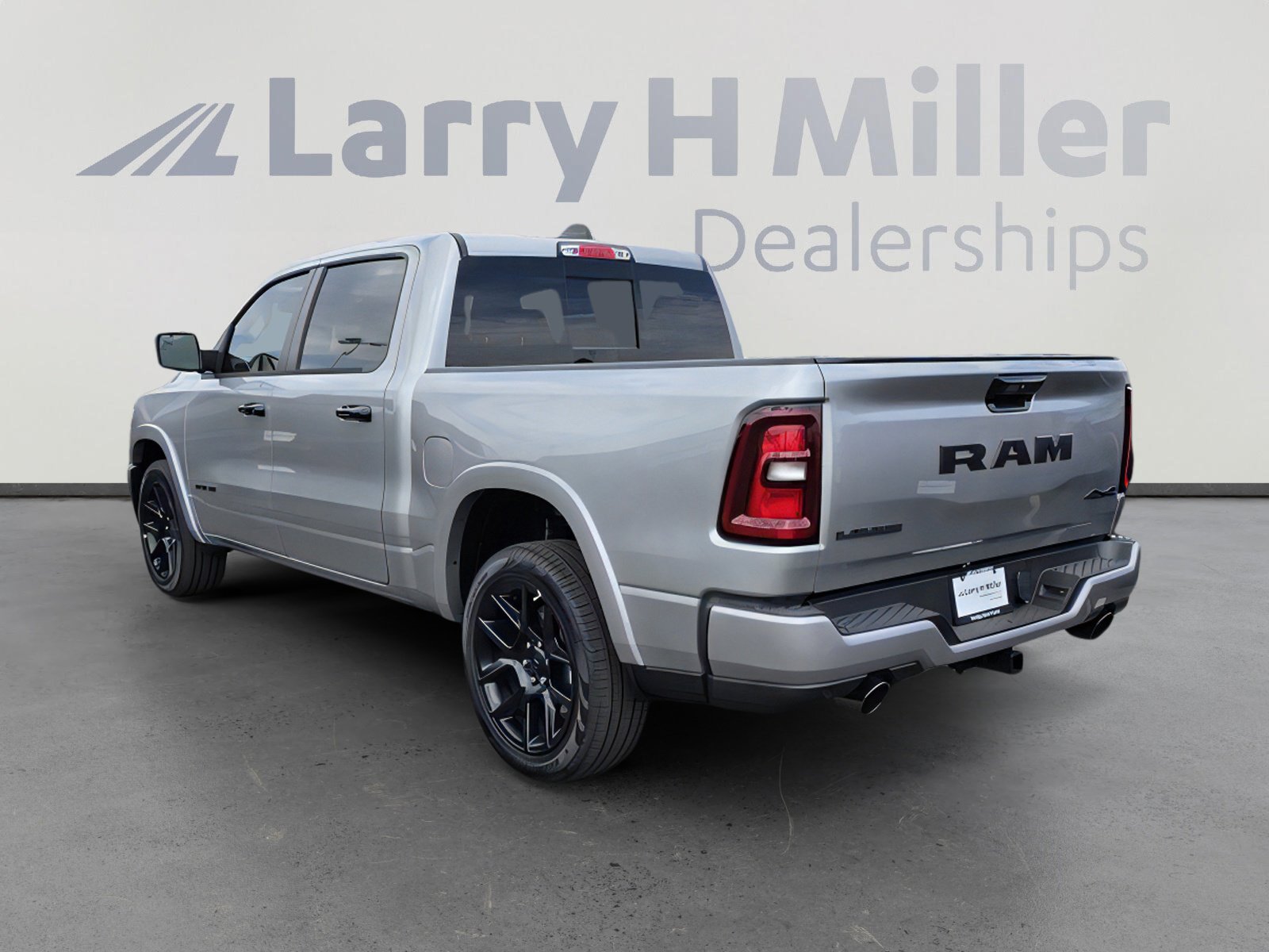 2026 Ram 1500 Laramie photo 4