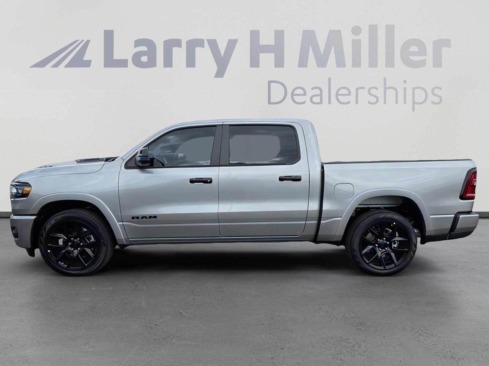 2026 Ram 1500 Laramie photo 3