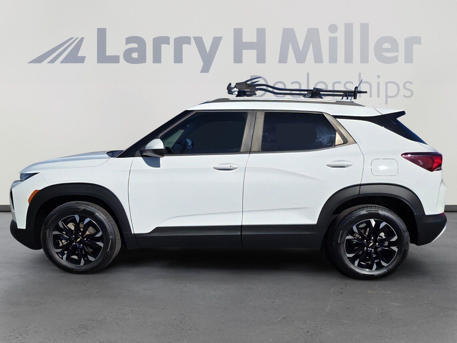 2021 Chevrolet Trailblazer LT photo 2