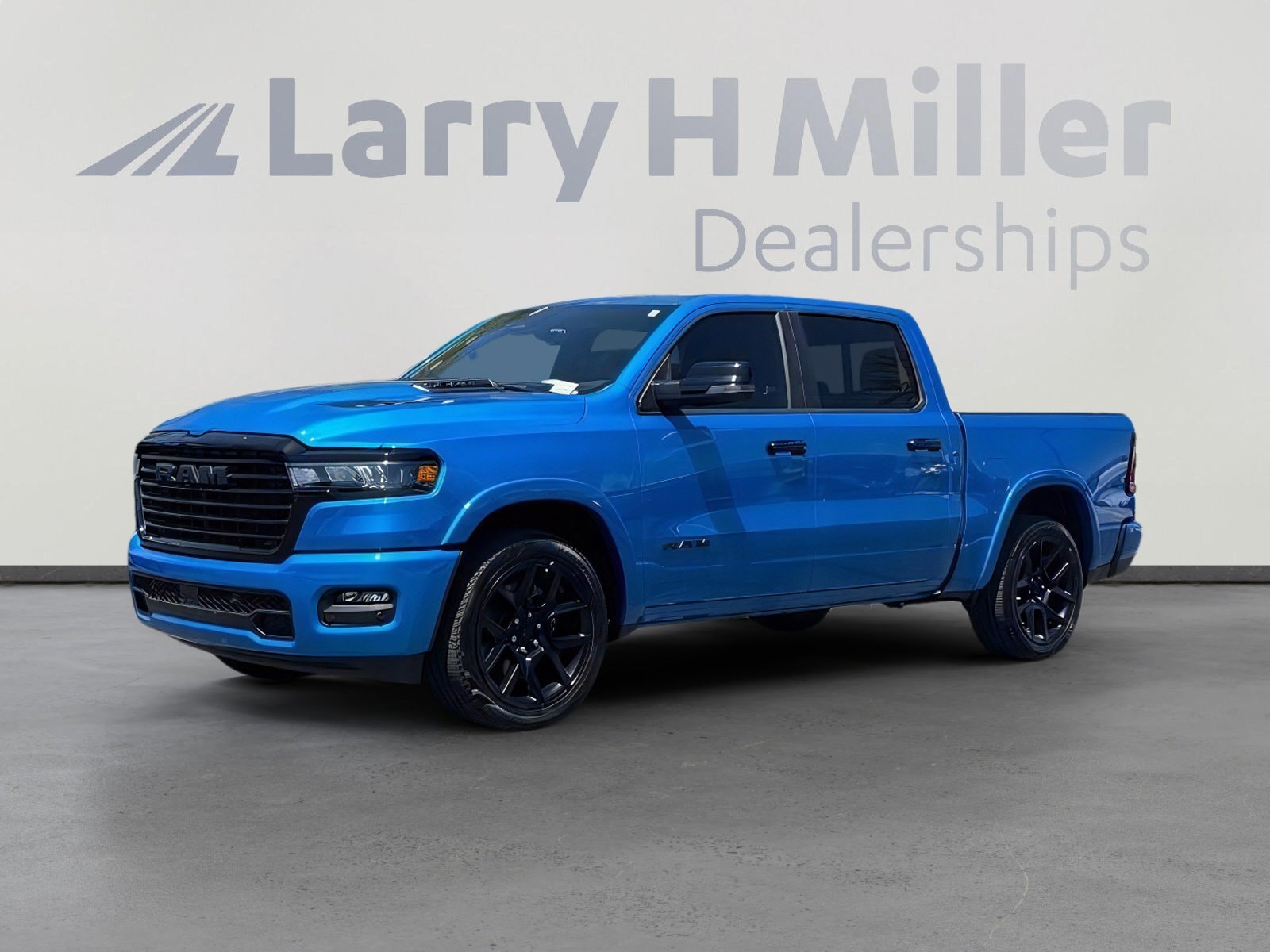 2025 RAM 1500 Laramie 4x4 Crew Cab 5'7's photo