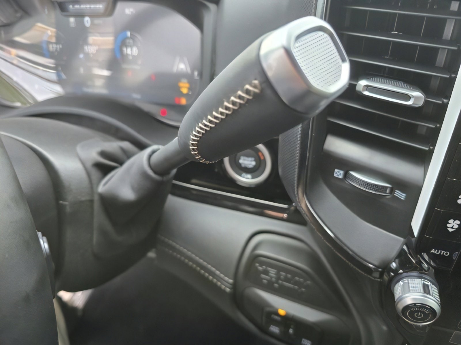 2026 RAM 2500 Limited - Photo 17