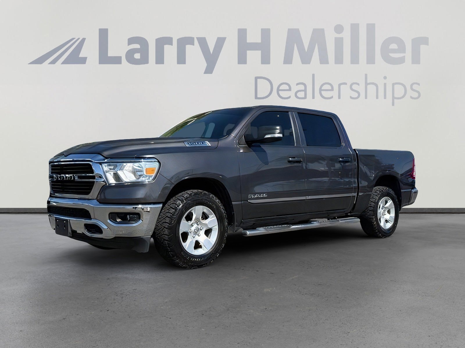 2021 RAM 1500 Big Horn/Lone Star 4x4 Crew Cab 5'7's photo