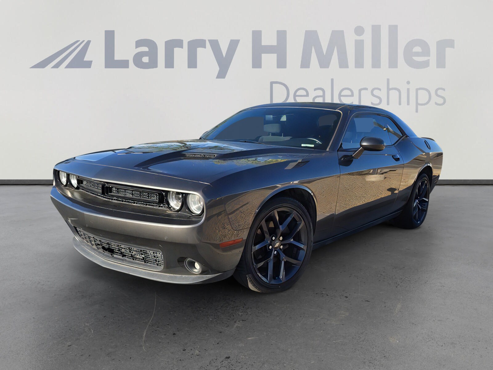 2020 Dodge Challenger SXT photo 3