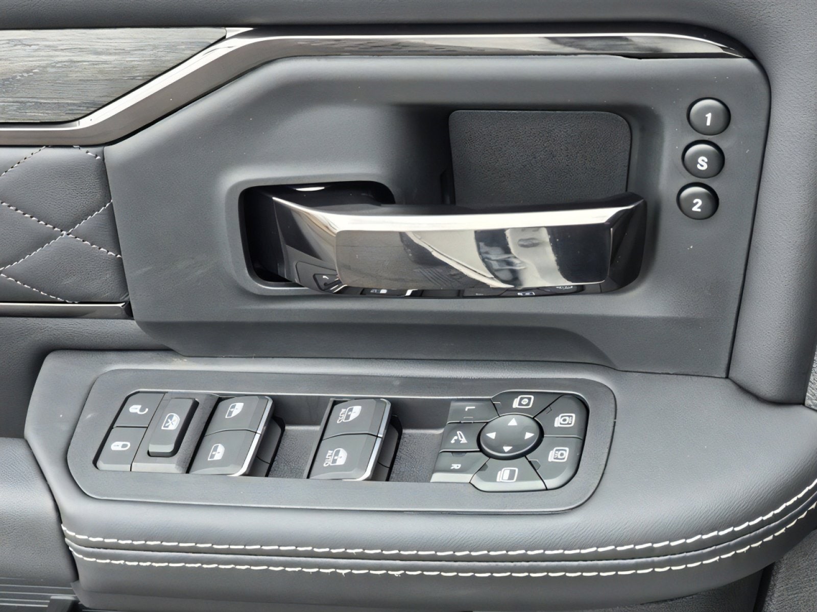 2026 RAM 2500 Limited - Photo 15