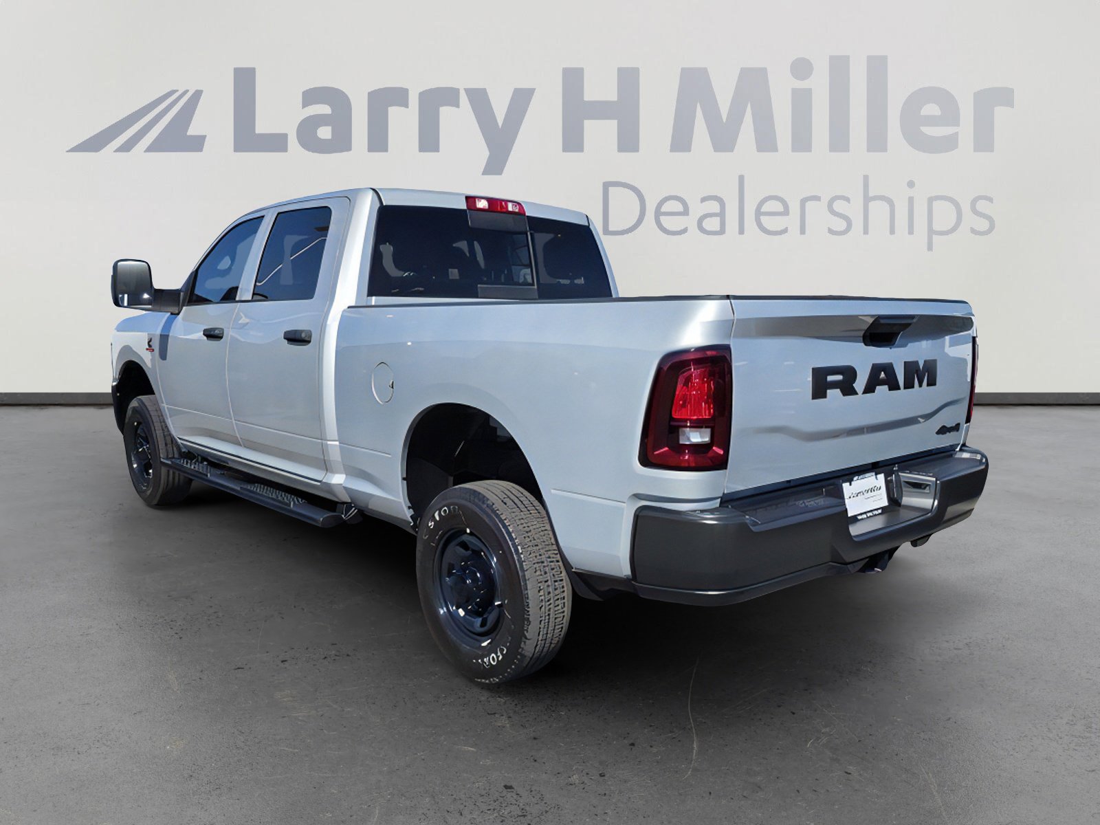 2026 Ram 2500 Tradesman photo 4