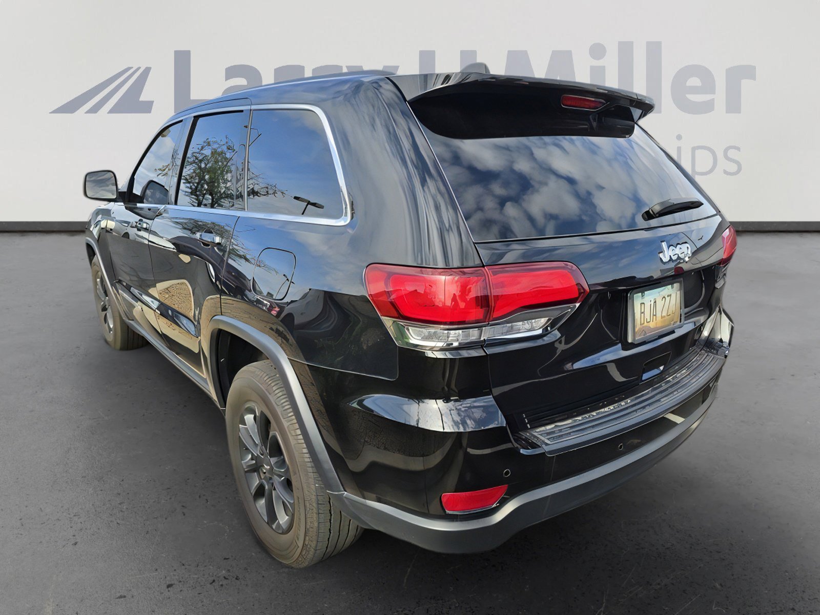 2022 Jeep Cherokee Laredo photo 2