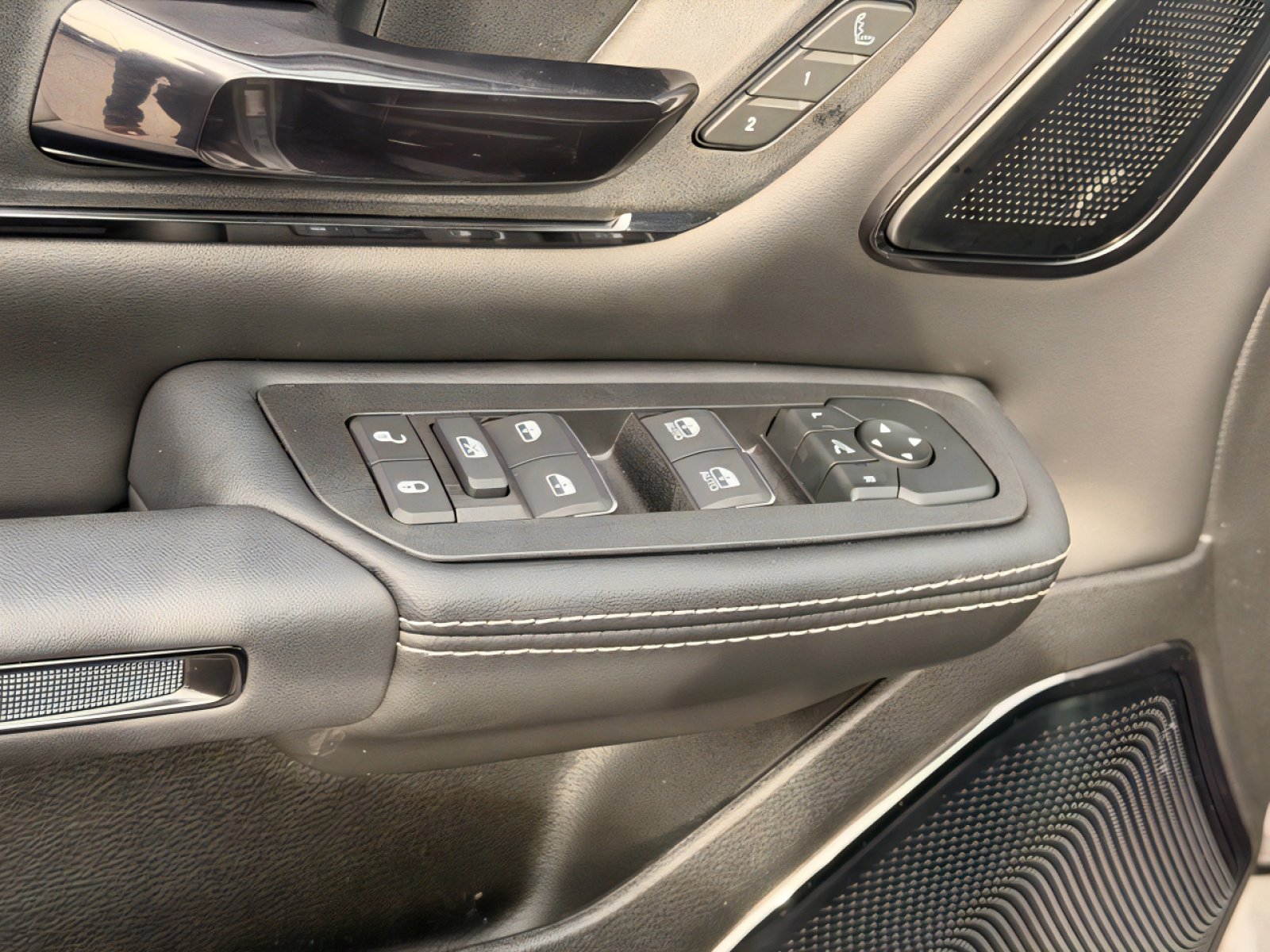2026 RAM 1500 Limited - Photo 17