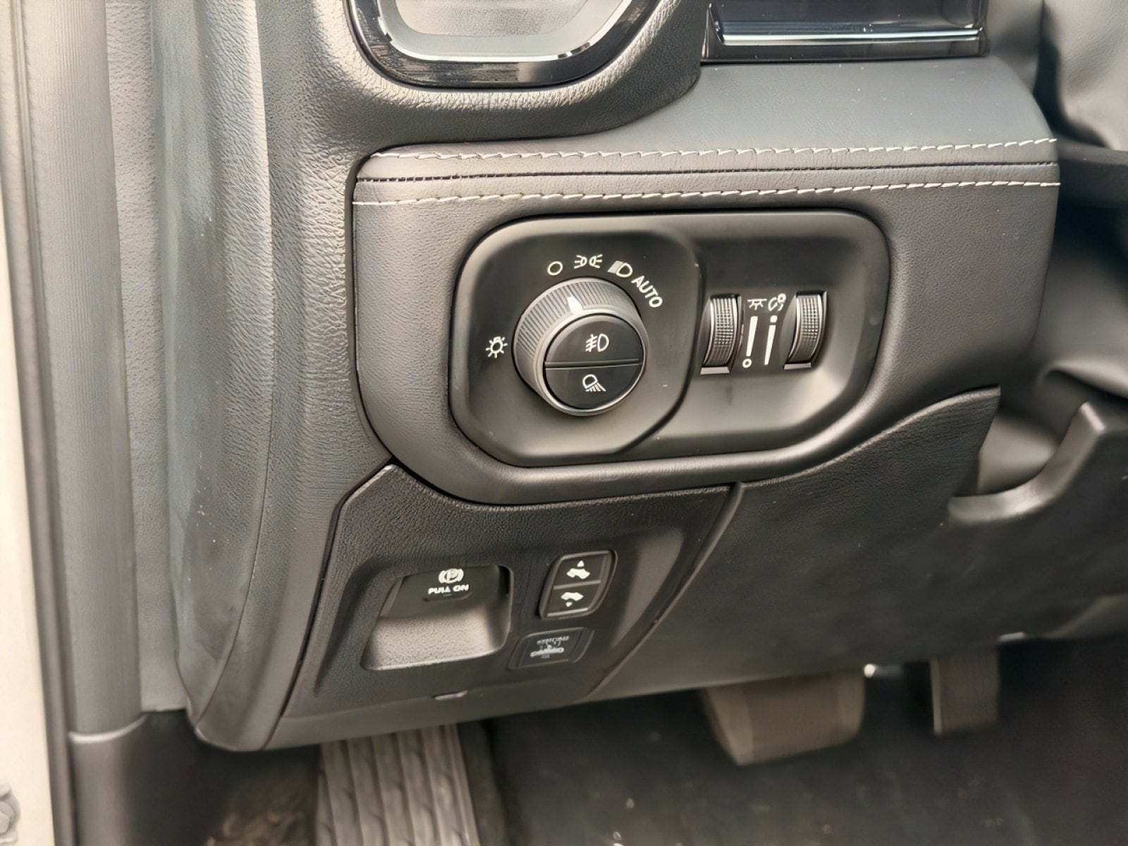 2026 RAM 1500 Limited - Photo 19