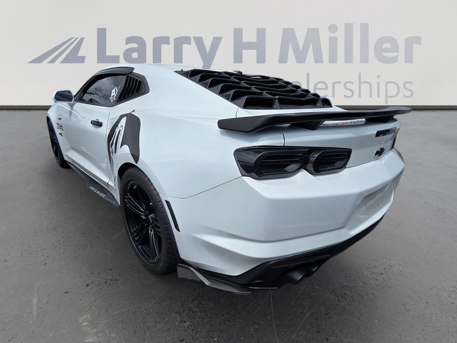 2020 Chevrolet Camaro LT1 photo 3