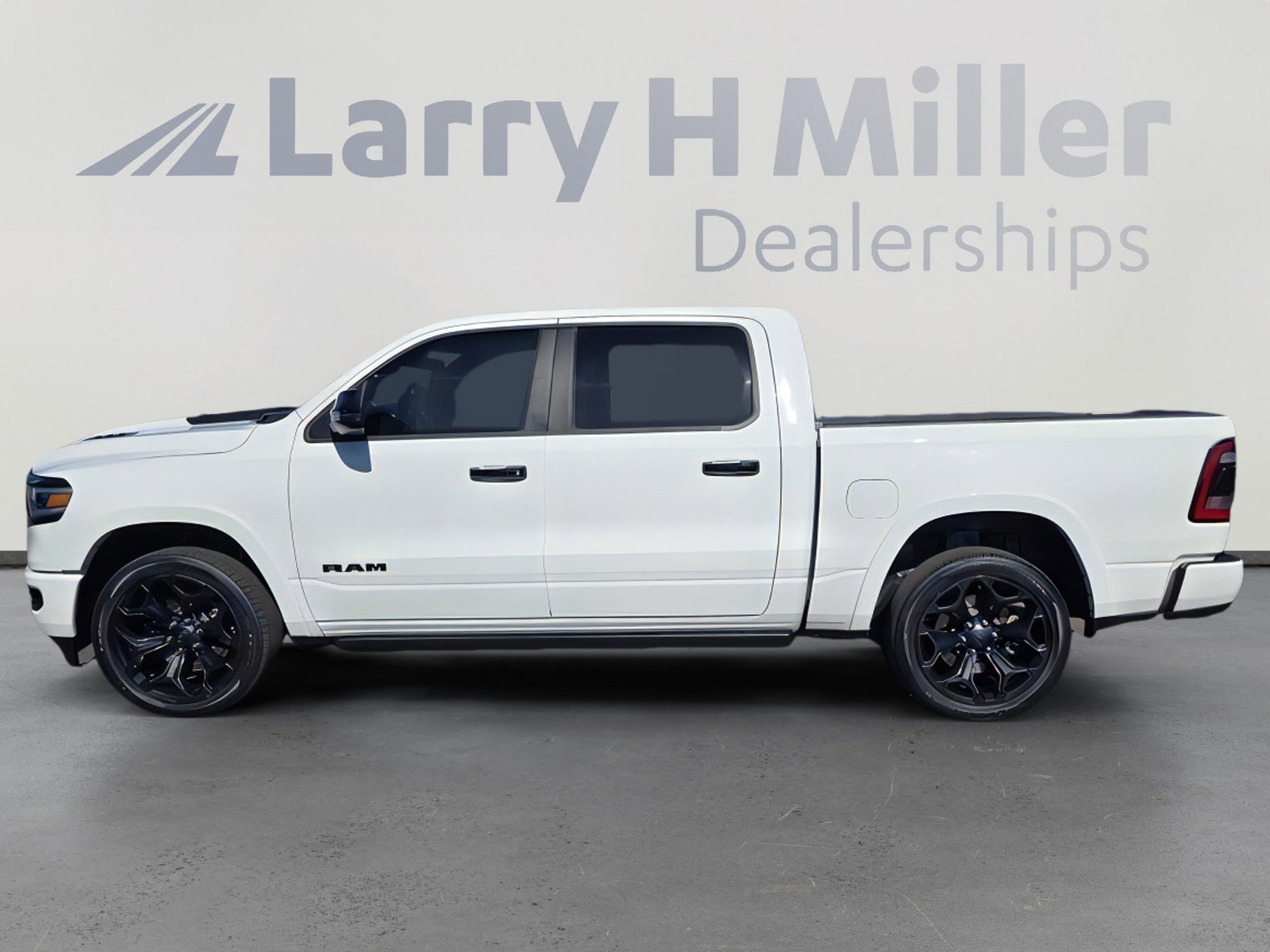 2023 Ram 1500 Limited photo 3