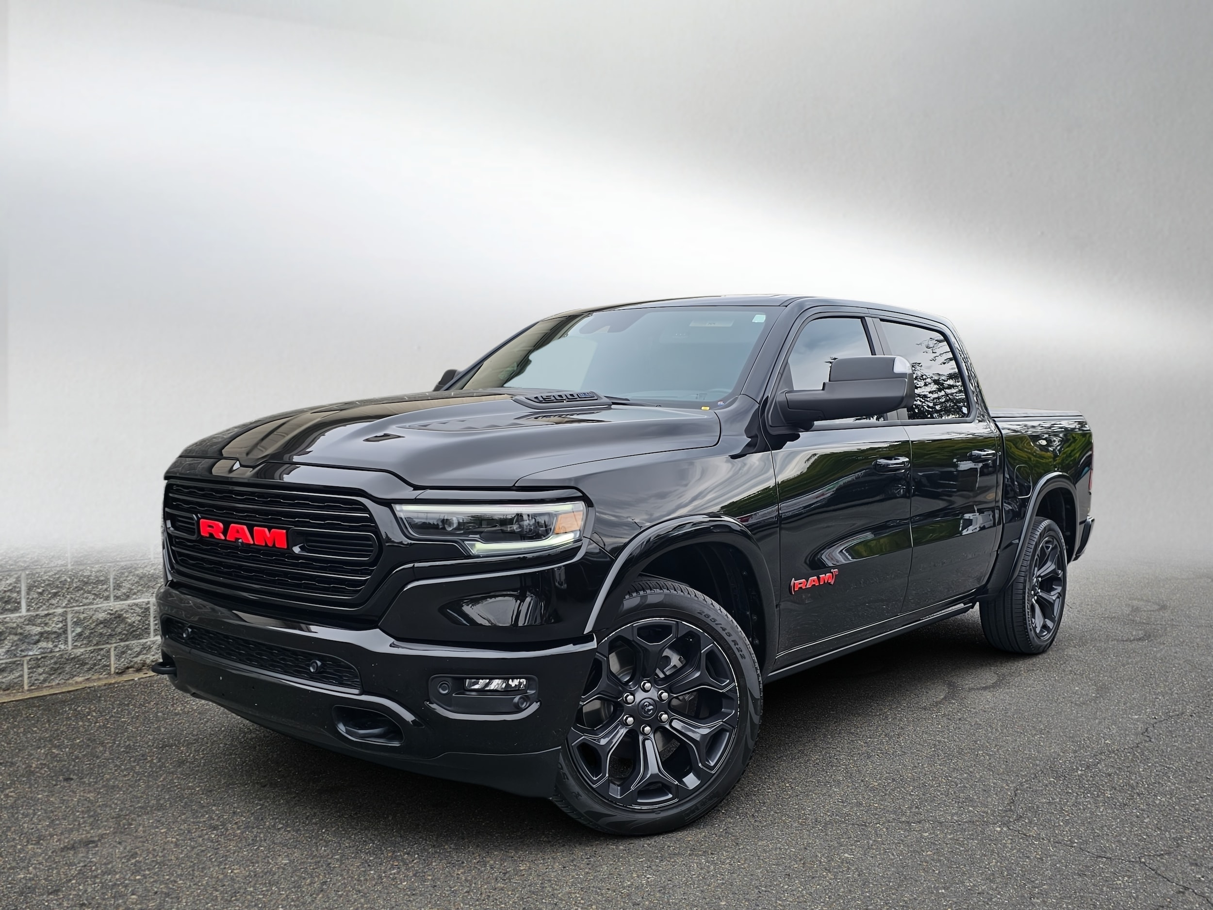 2023 RAM 1500 Limited 4x4 Crew Cab 5'7's photo