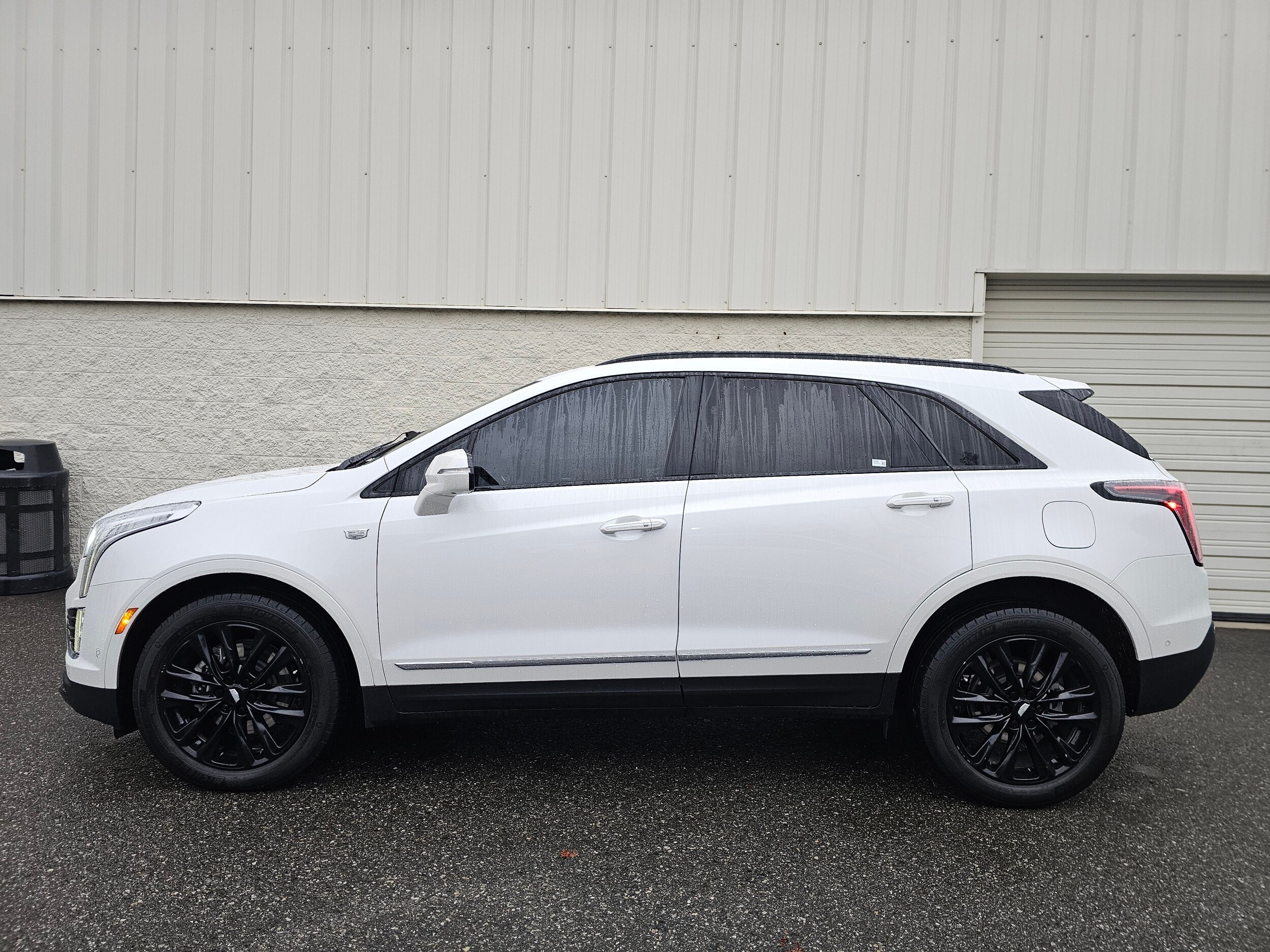 2021 Cadillac XT5 Sport photo 2