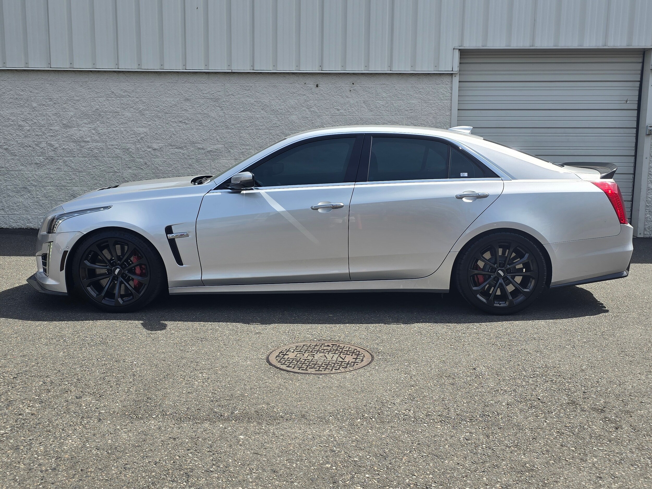 2016 Cadillac CTS V photo 2