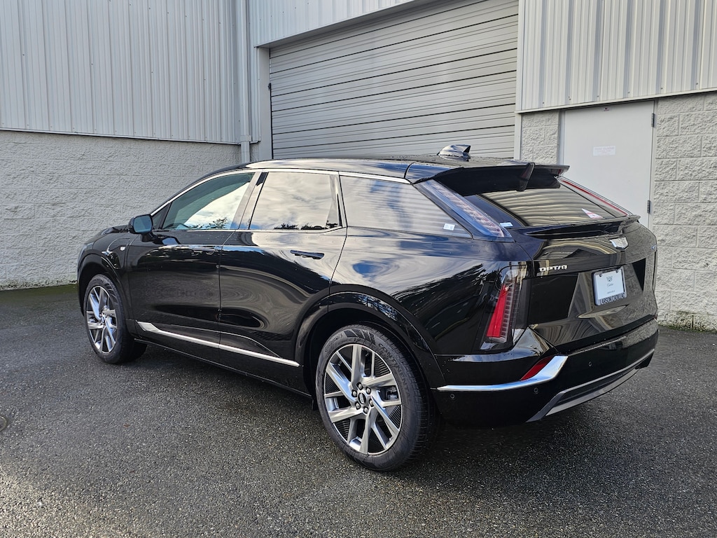 New 2026 CADILLAC OPTIQ Luxury SUV