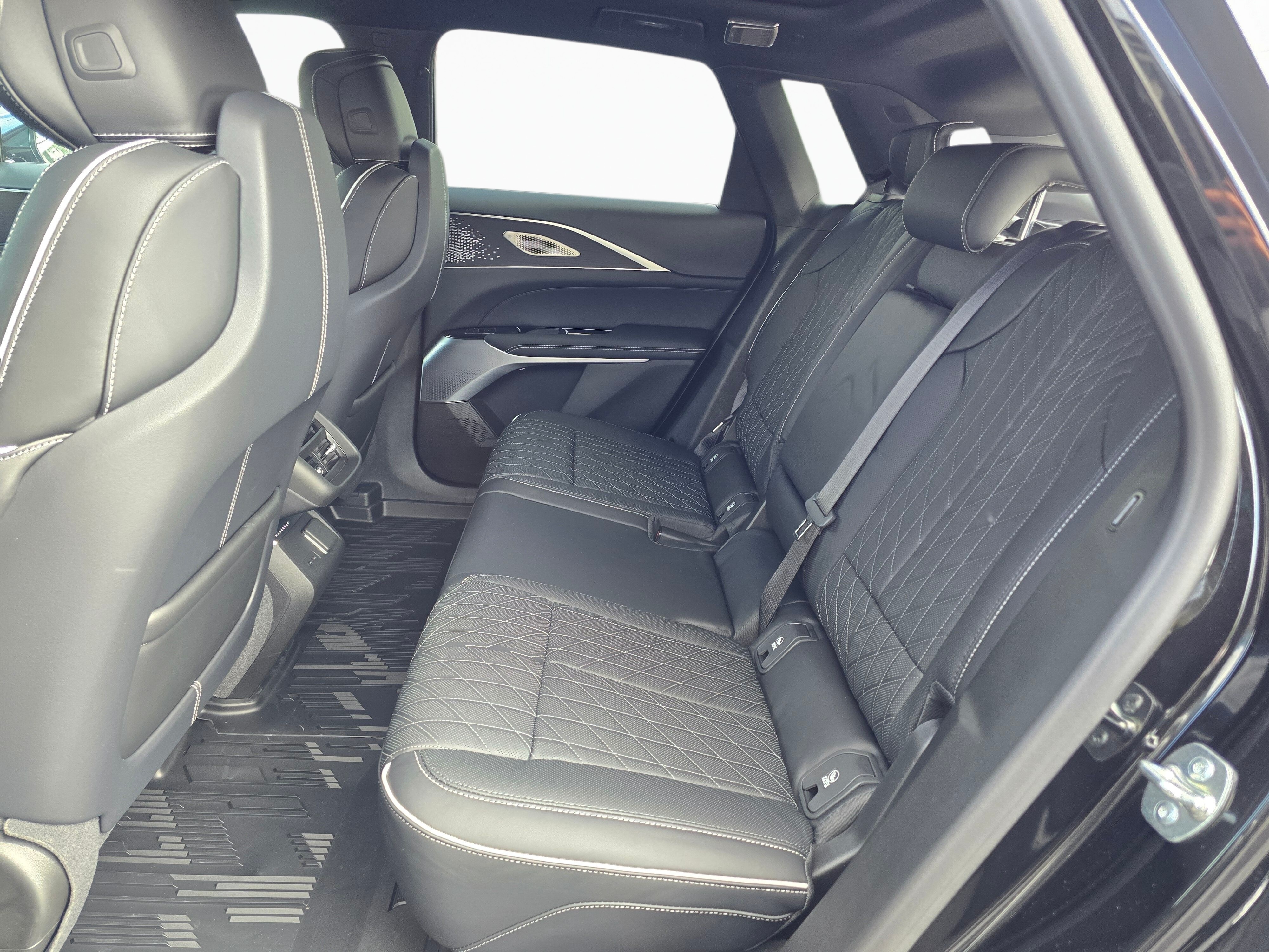 2027 Cadillac LYRIQ Signature Sport - Photo 20
