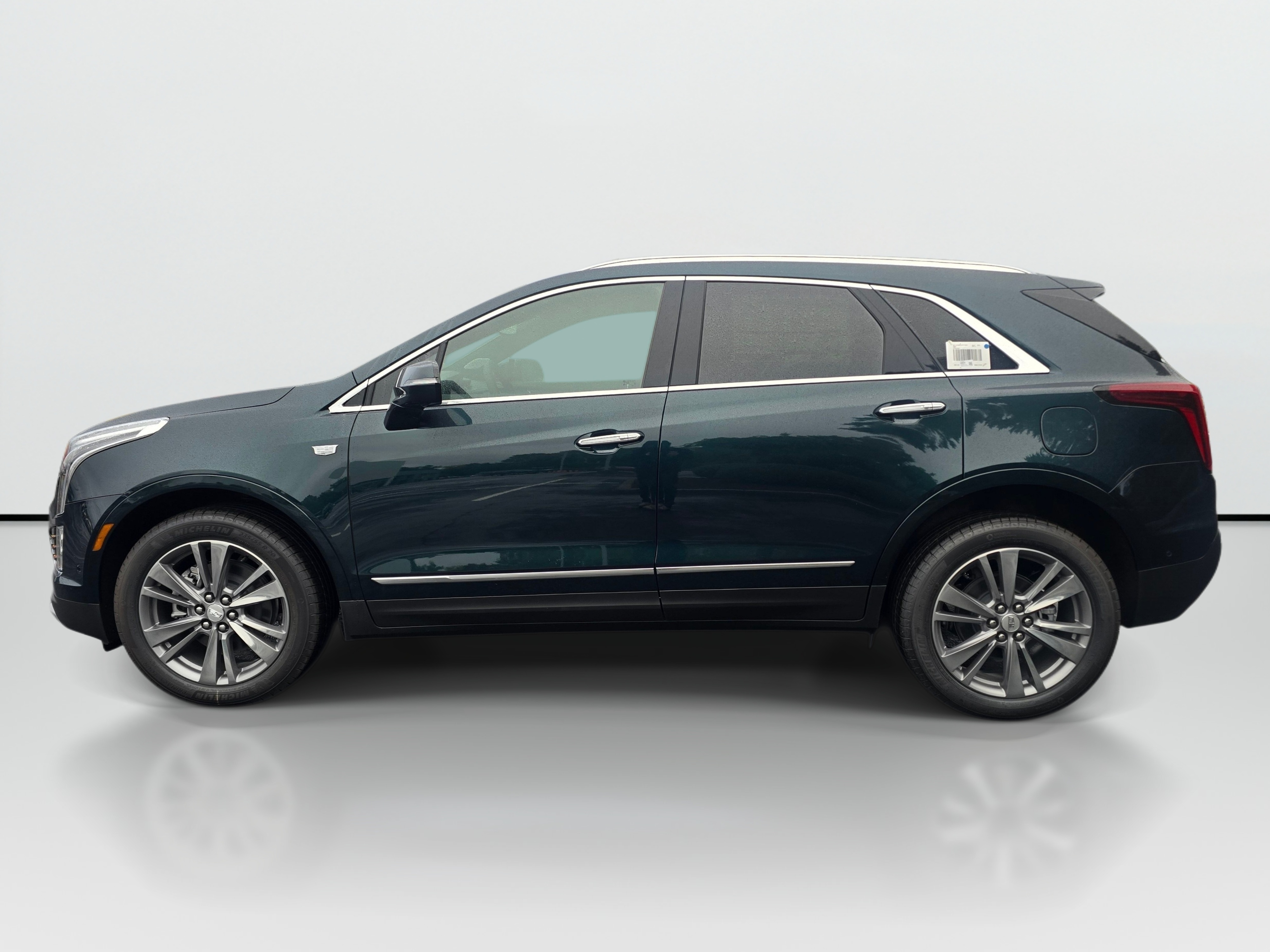 New 2026 CADILLAC XT5 Premium Luxury SUV