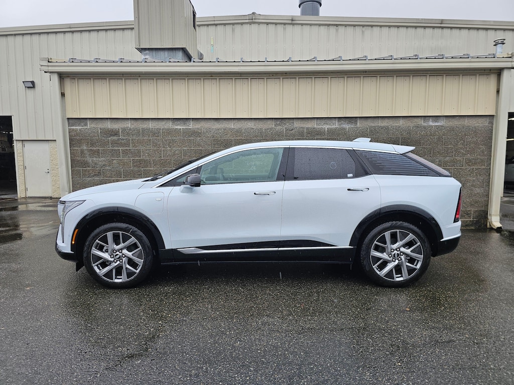 New 2026 CADILLAC OPTIQ Premium Luxury SUV