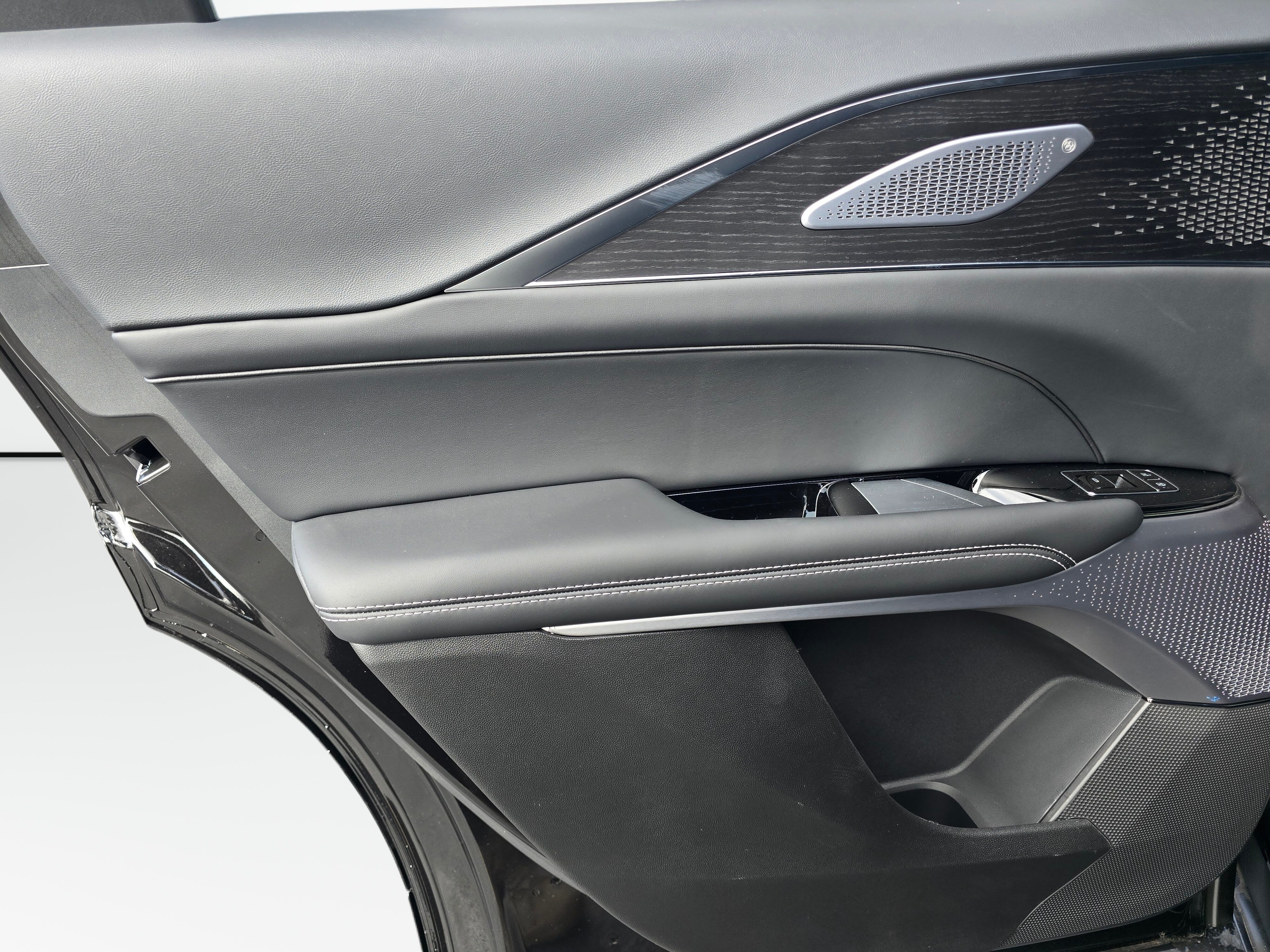 2027 Cadillac LYRIQ Signature Sport - Photo 21