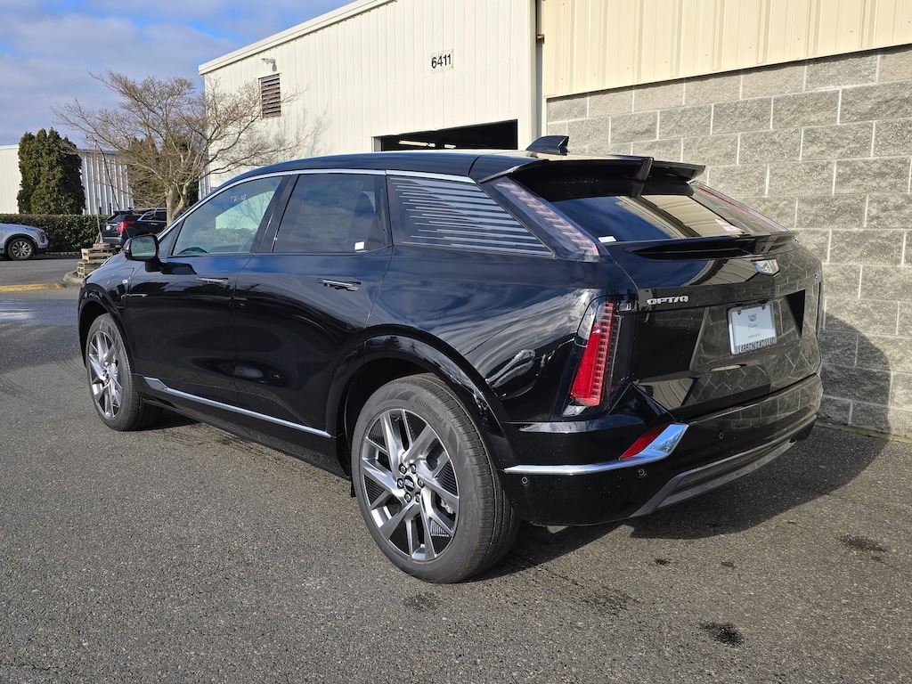 New 2026 CADILLAC OPTIQ Luxury SUV