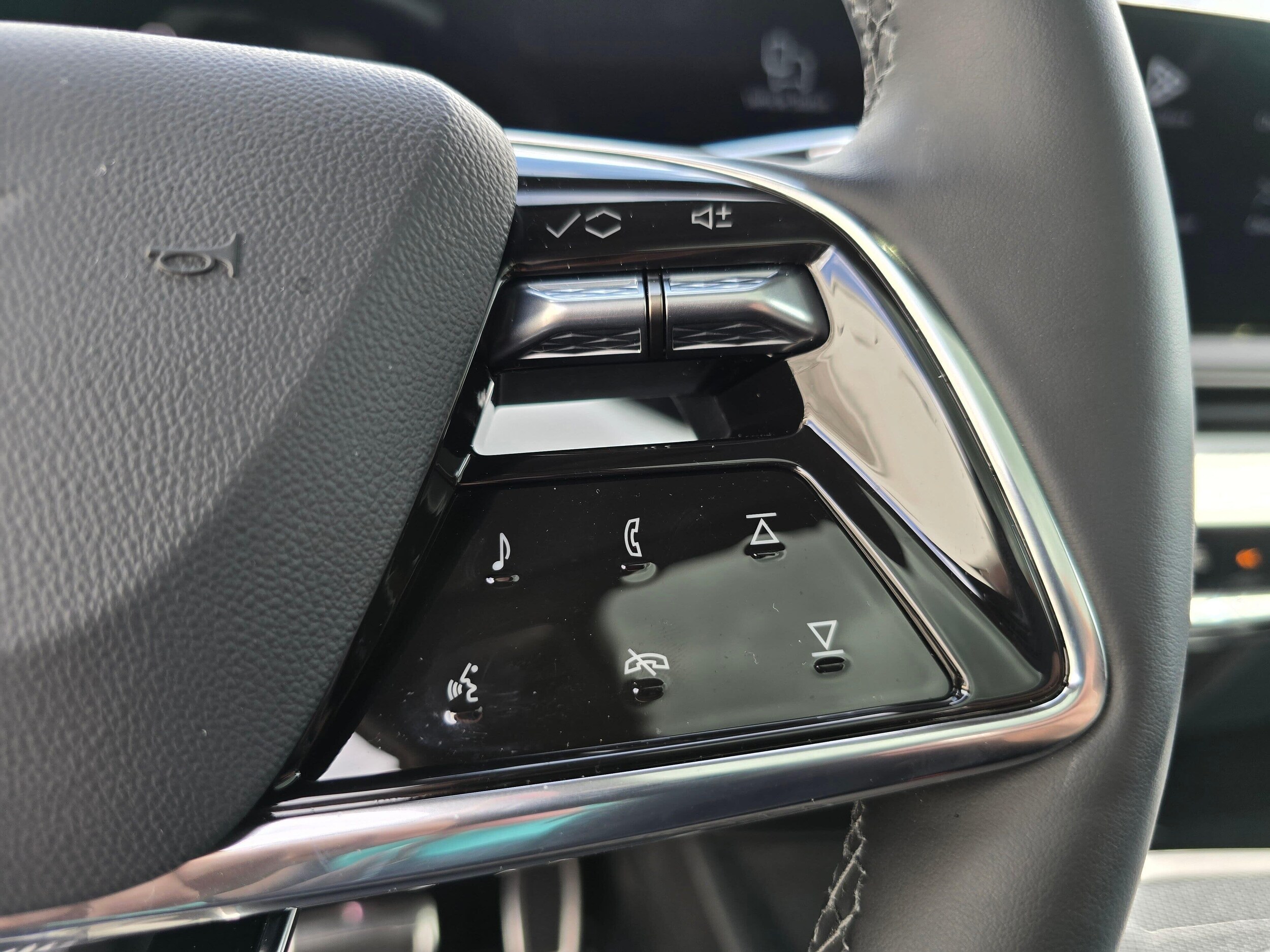2026 Cadillac OPTIQ Premium Luxury - Photo 41