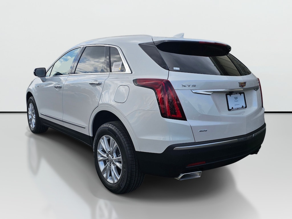 New 2026 CADILLAC XT5 Luxury SUV