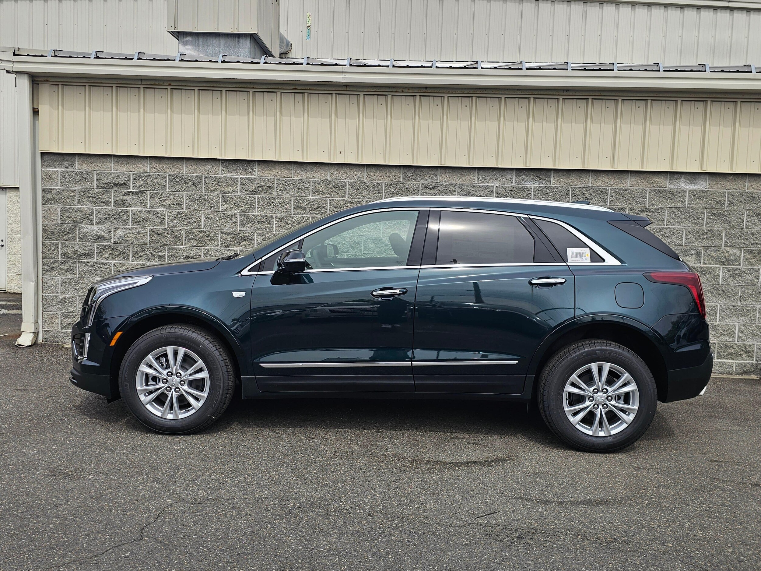2026 Cadillac XT5 Luxury - Photo 3