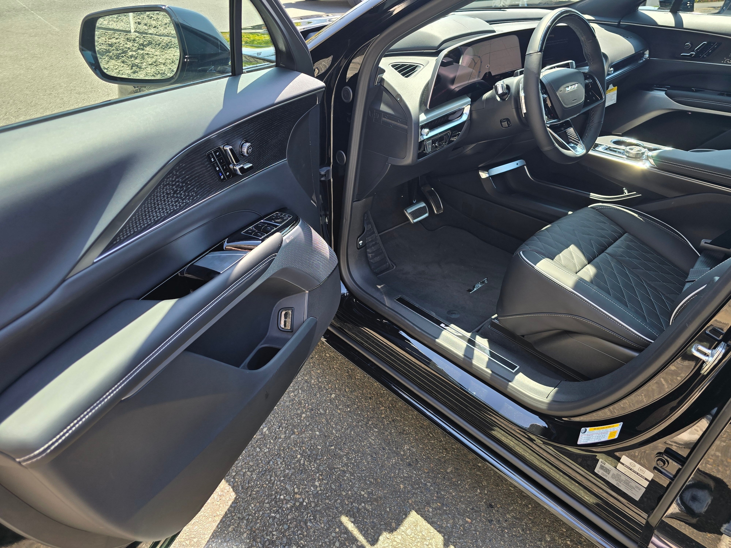 2026 Cadillac LYRIQ V Premium - Photo 22