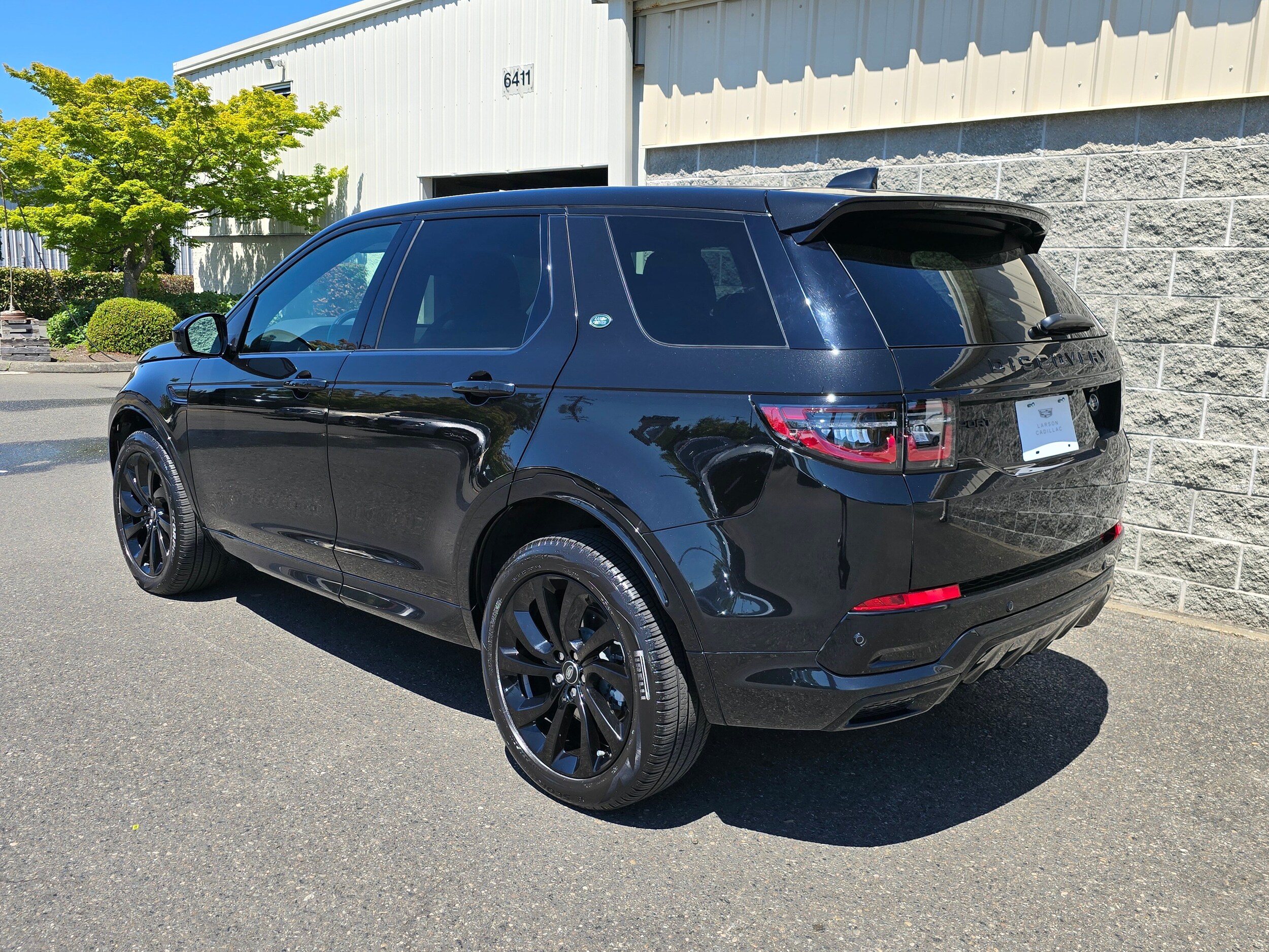 2023 Land Rover Discovery Sport S R-Dynamic photo 3