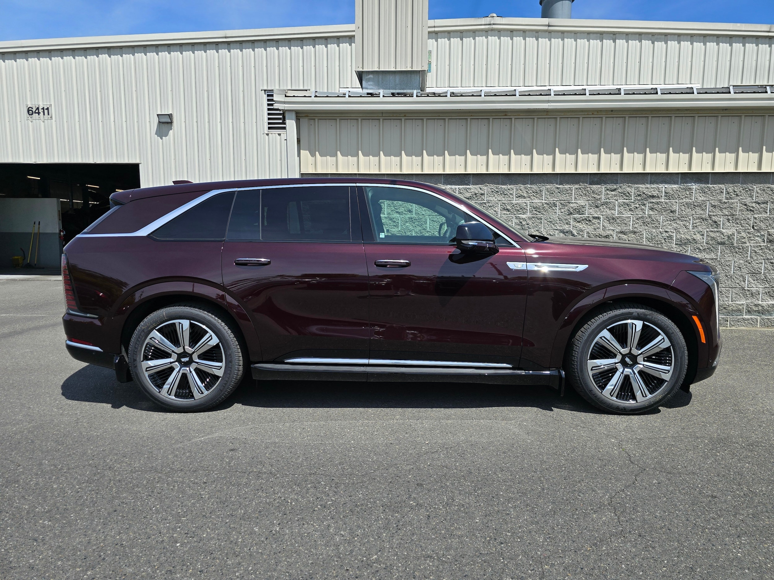 2025 Cadillac Escalade IQ Luxury 2 - Photo 9