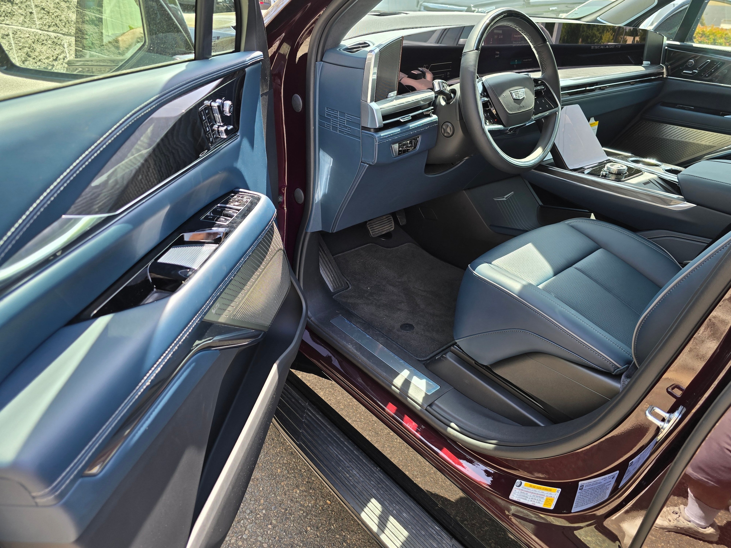 2025 Cadillac Escalade IQ Luxury 2 - Photo 23