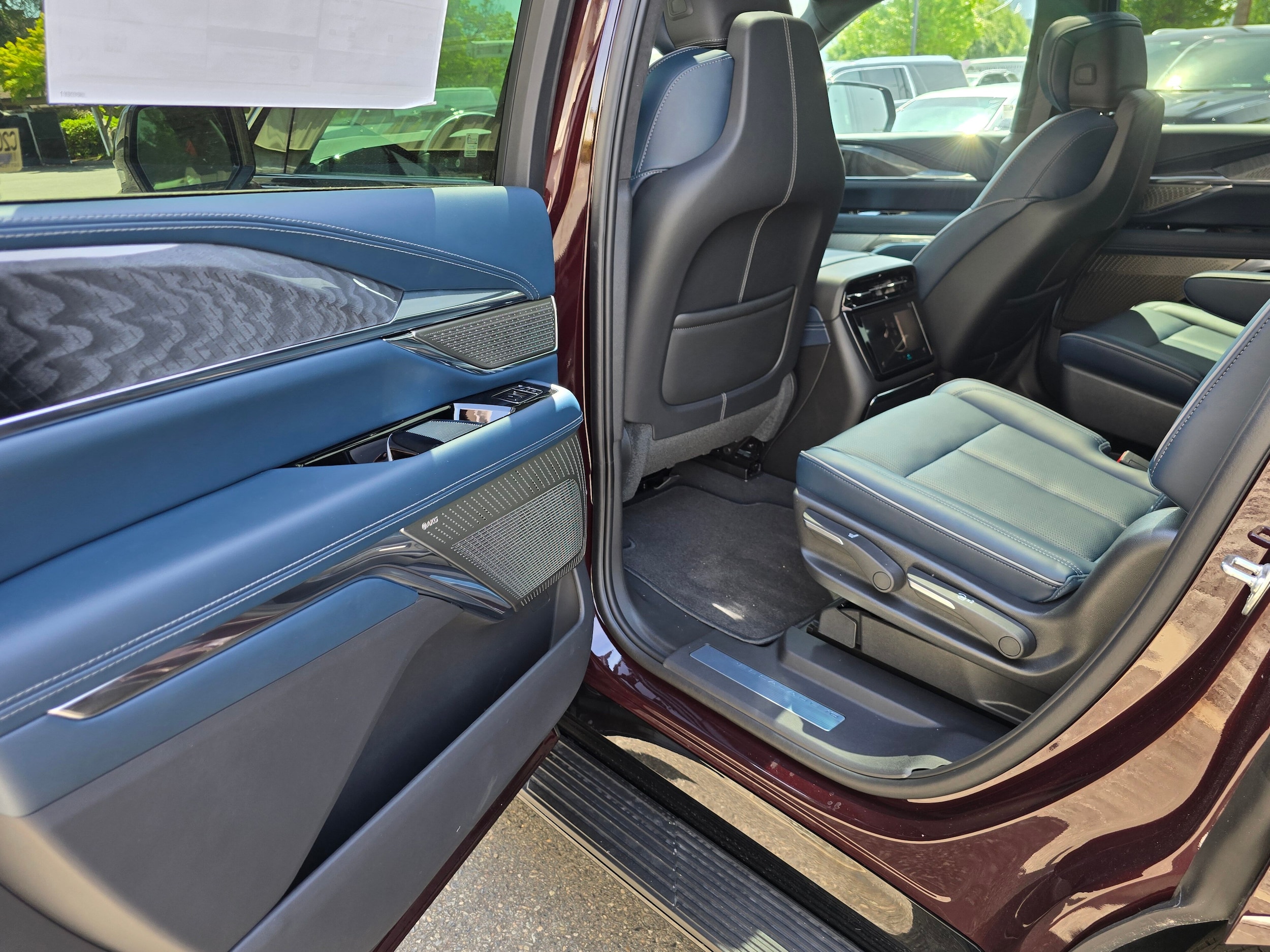 2025 Cadillac Escalade IQ Luxury 2 - Photo 16