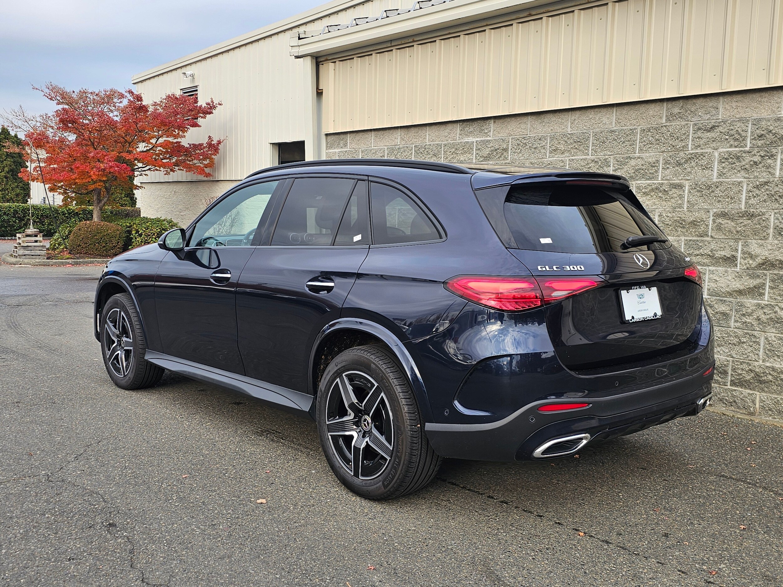 2023 Mercedes Benz GLC 300 4MATIC photo 3