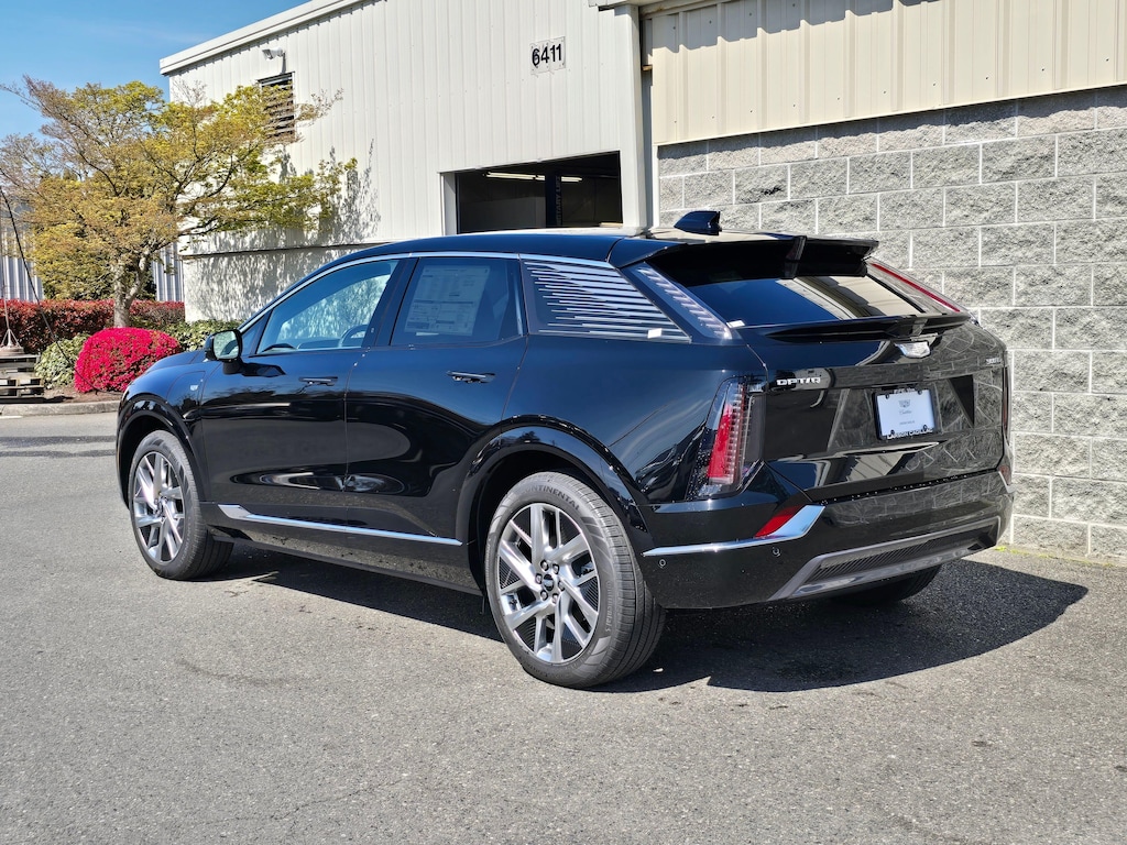 New 2026 CADILLAC OPTIQ Premium Luxury SUV